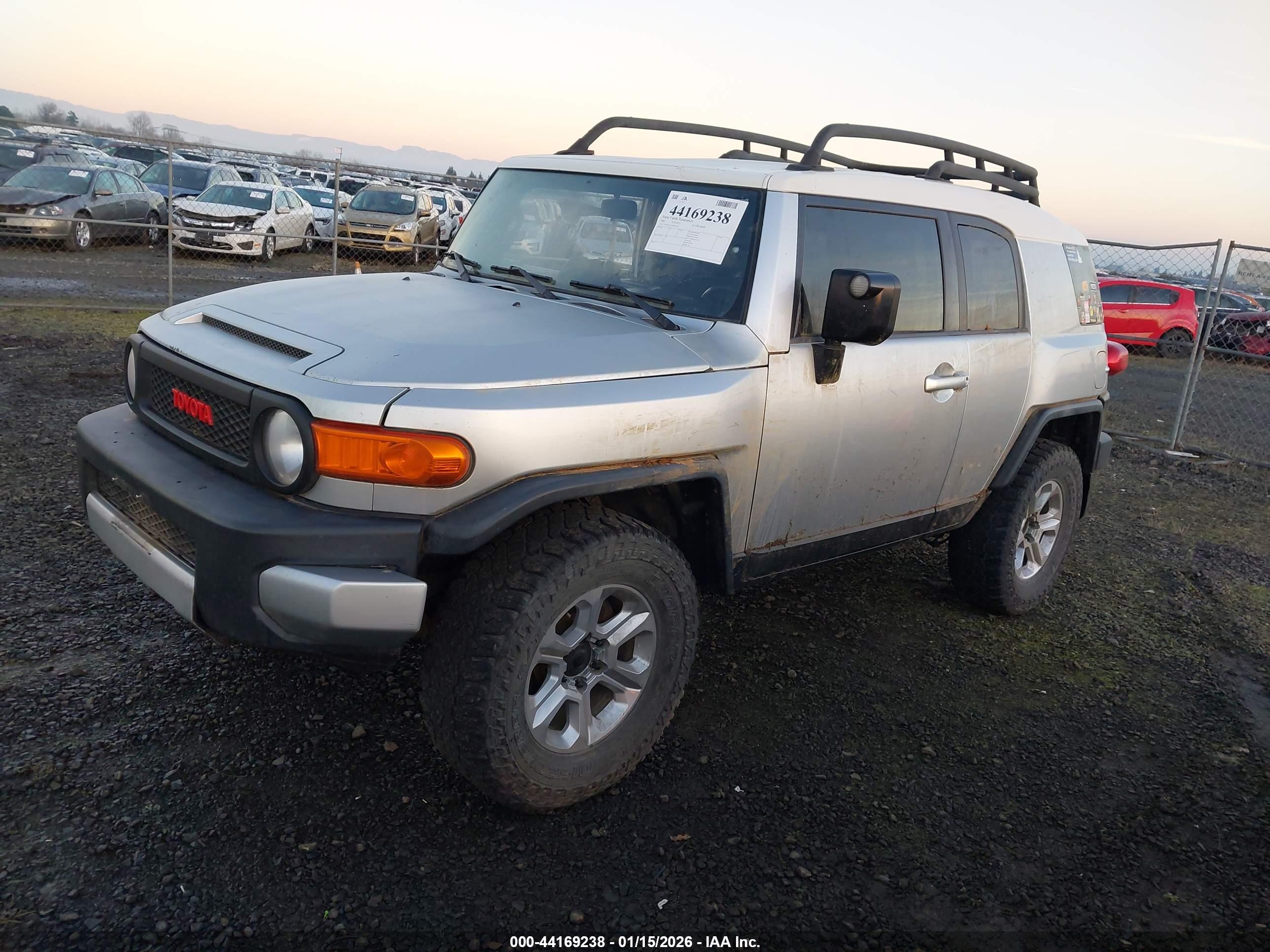 TOYOTA FJ image 2