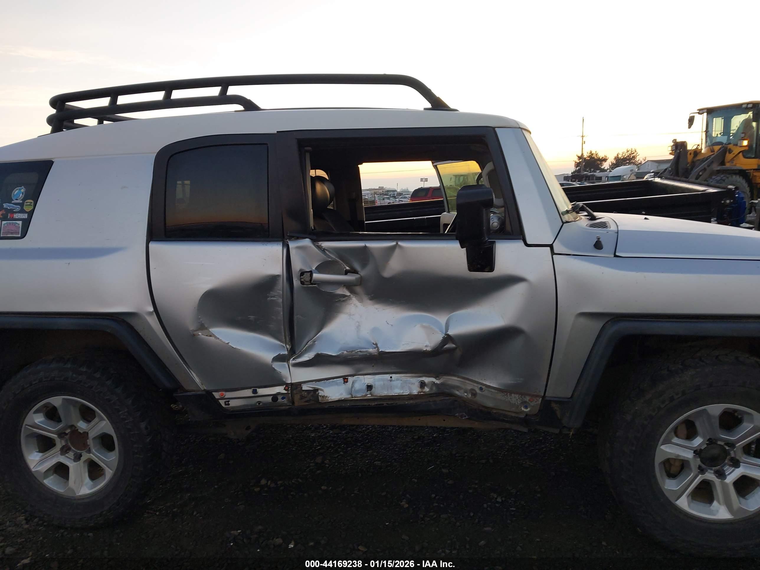 TOYOTA FJ image 6