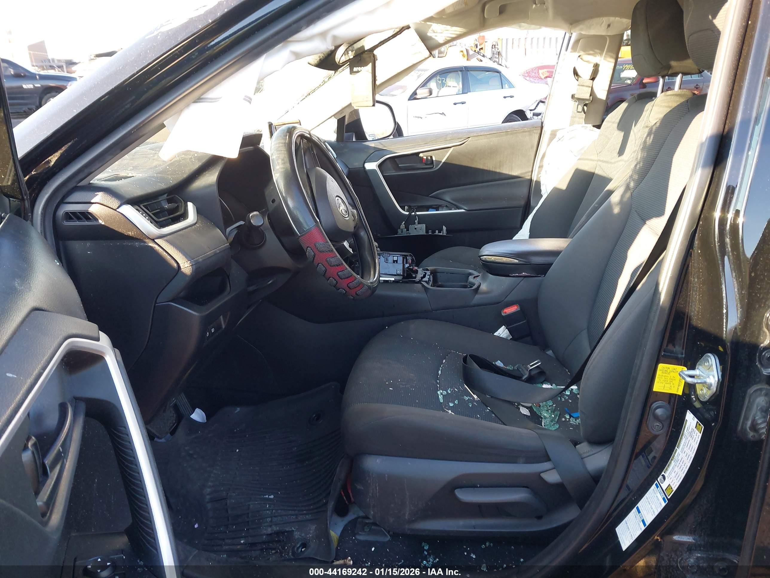 TOYOTA RAV4 image 5