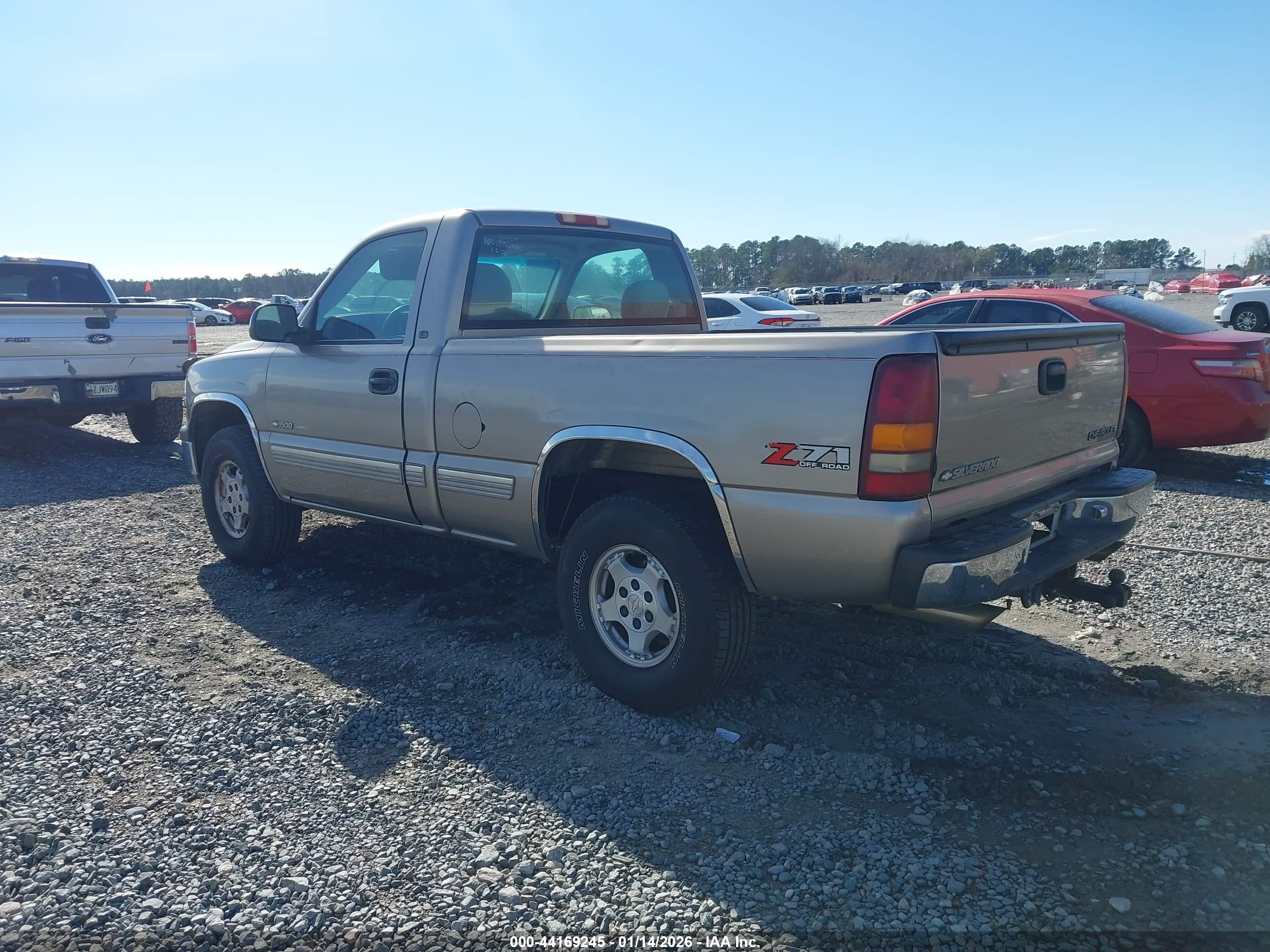 CHEVROLET SILVERADO image 3