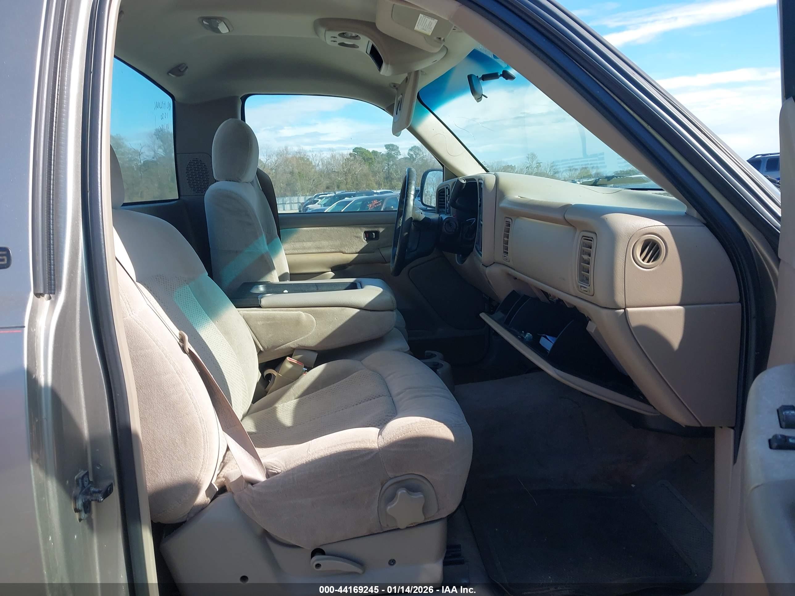 CHEVROLET SILVERADO image 5