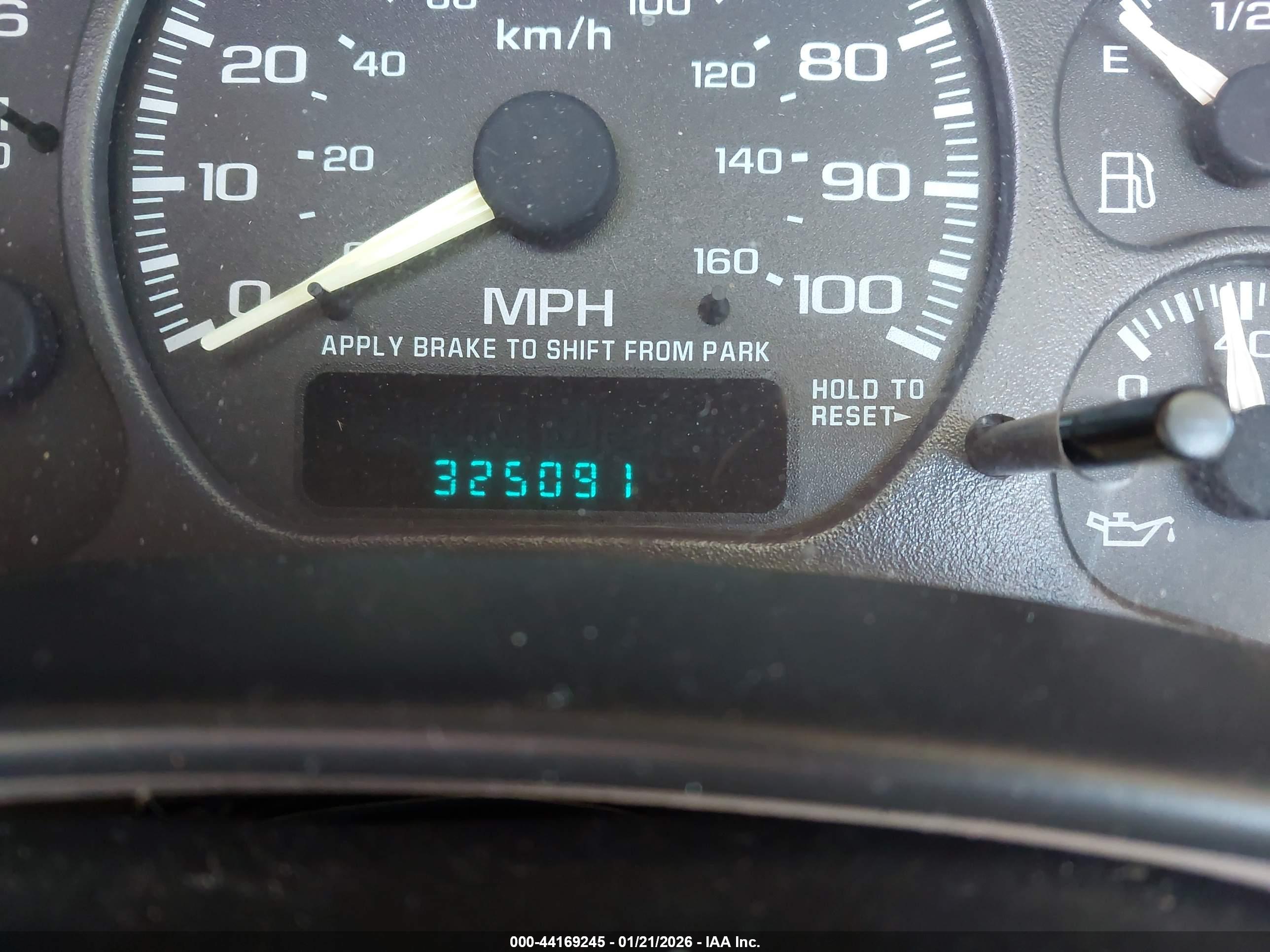 CHEVROLET SILVERADO image 7