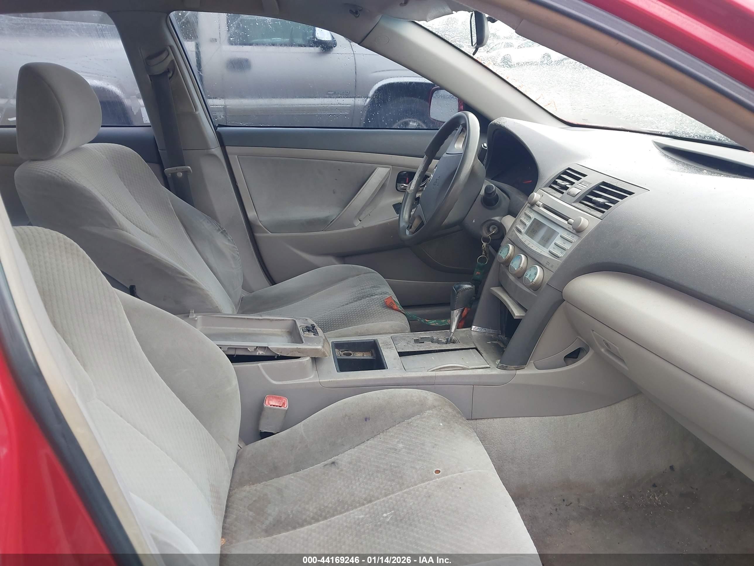 TOYOTA CAMRY image 5