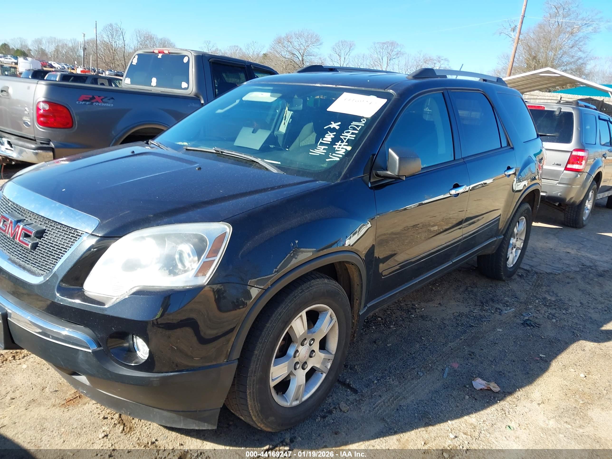 GMC ACADIA image 2