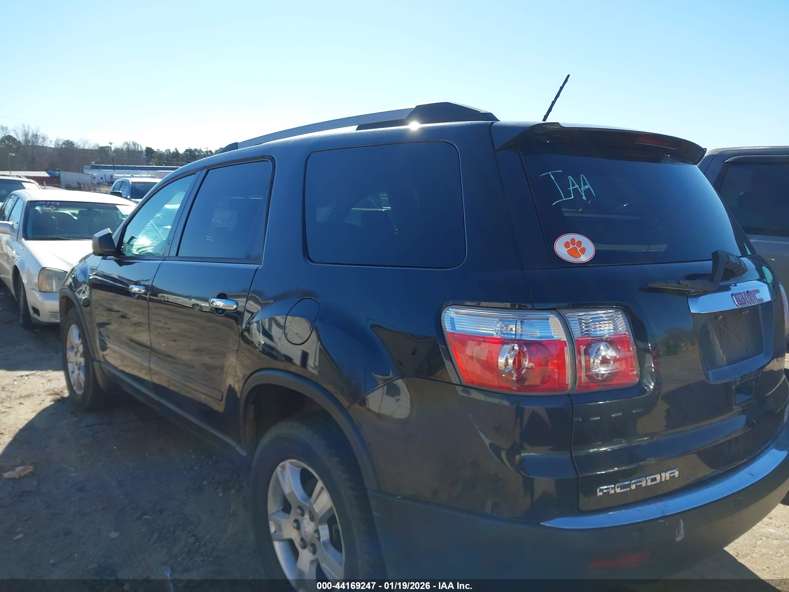 GMC ACADIA image 3