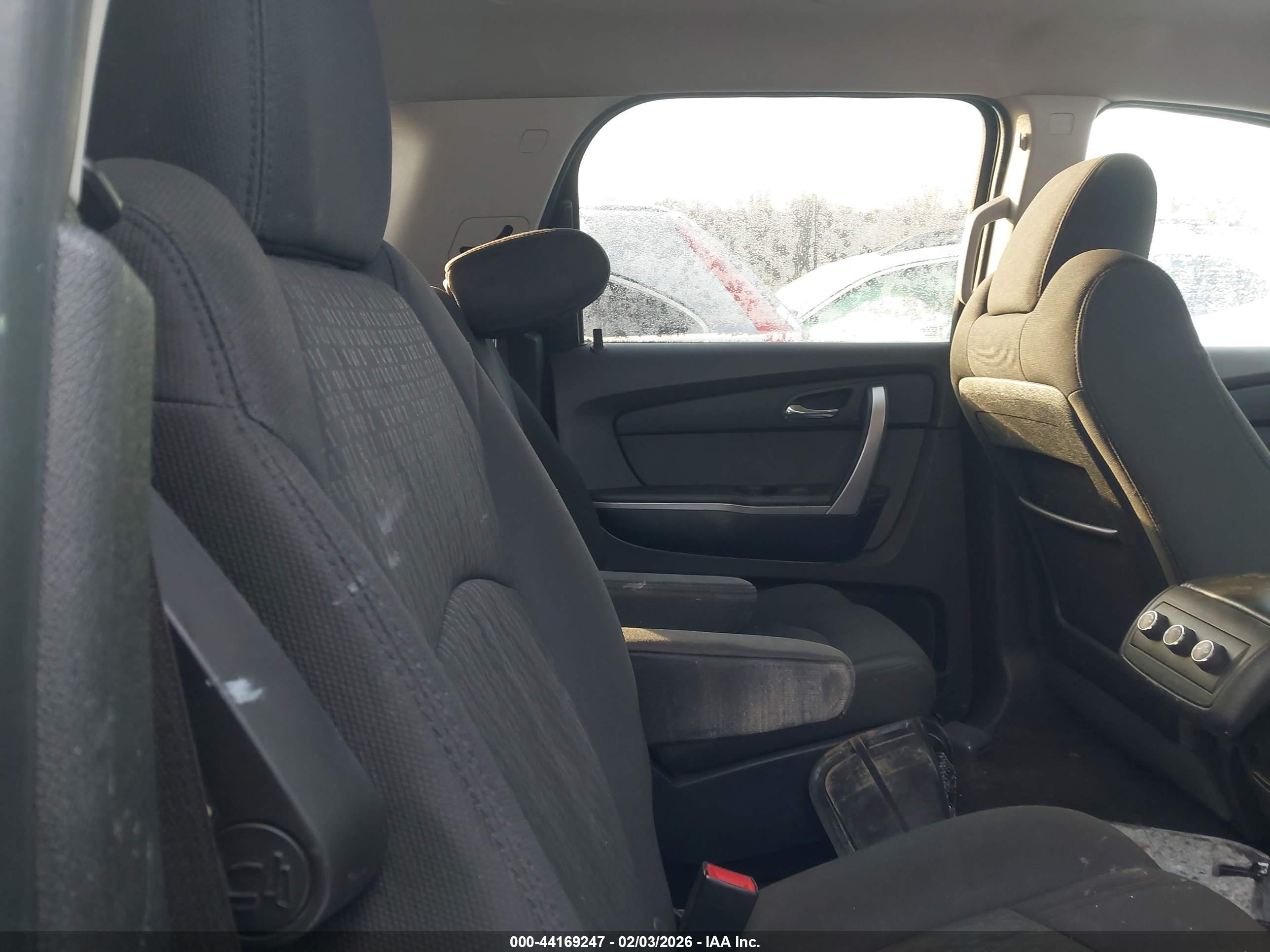 GMC ACADIA image 8