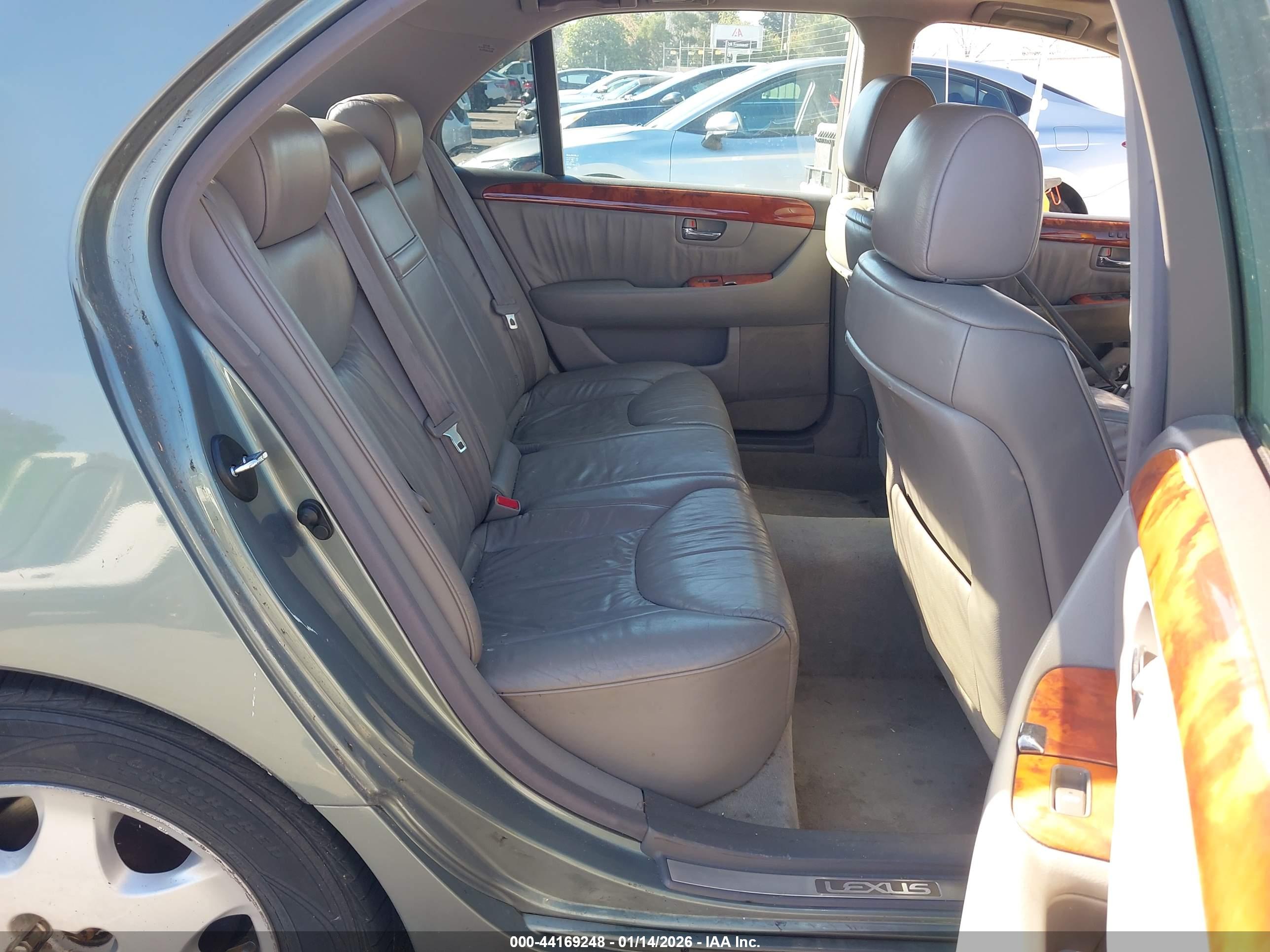 LEXUS LS image 8