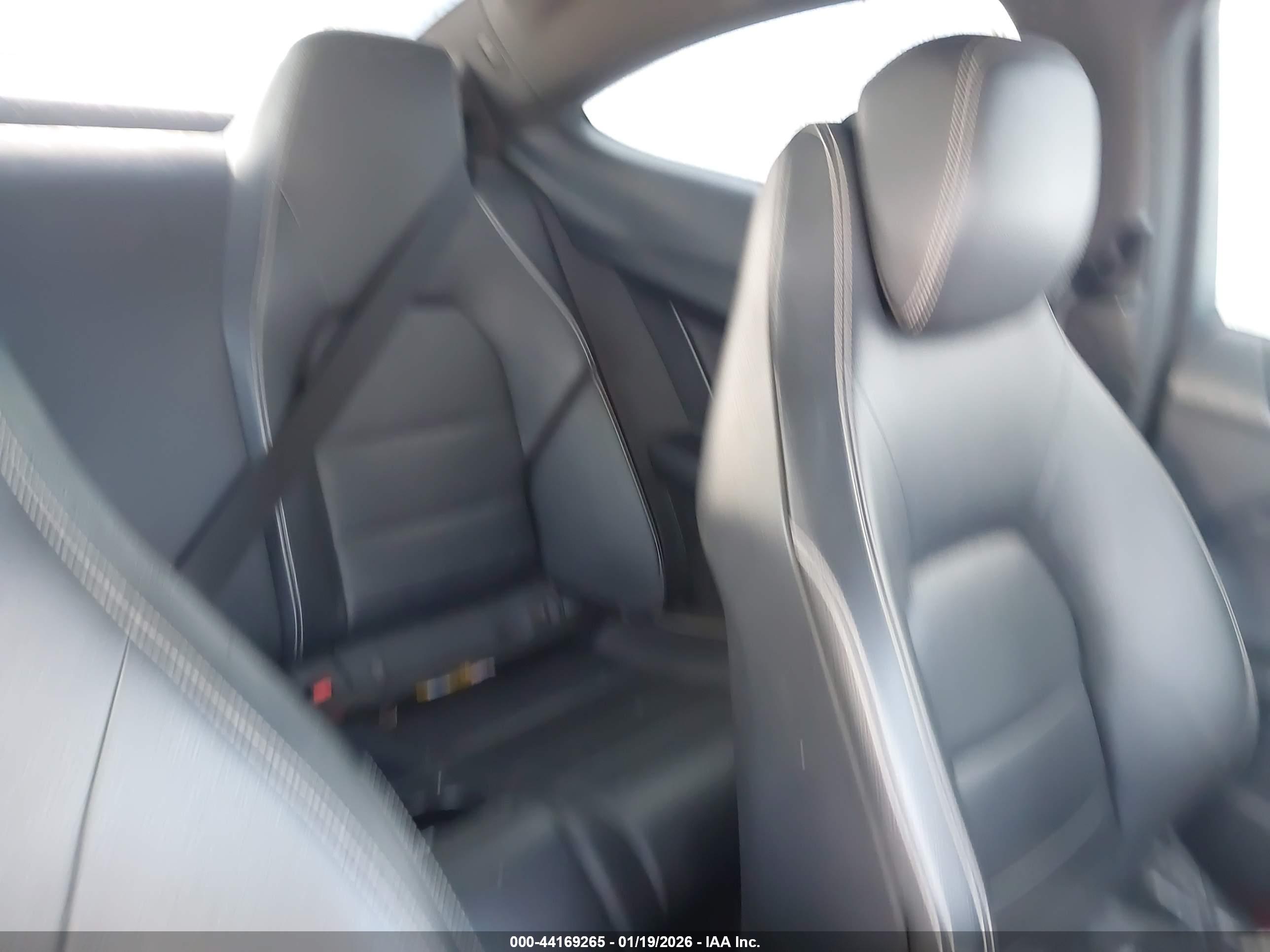 MERCEDES-BENZ C image 8