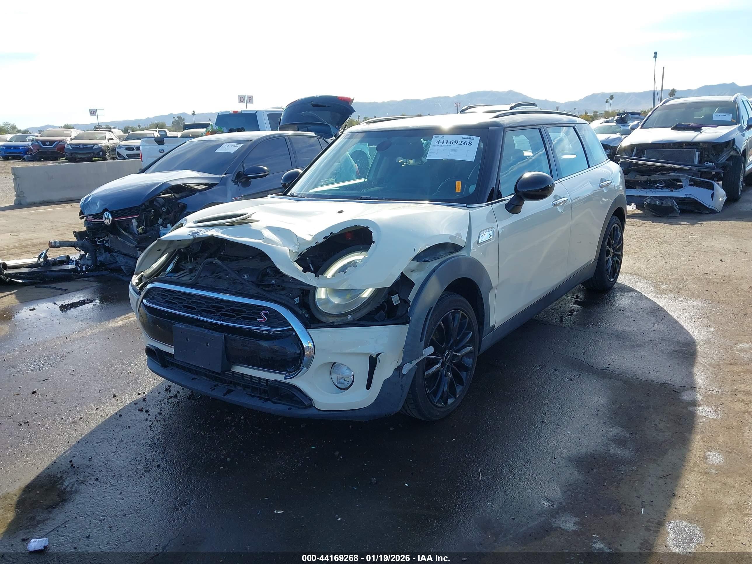 MINI CLUBMAN image 6