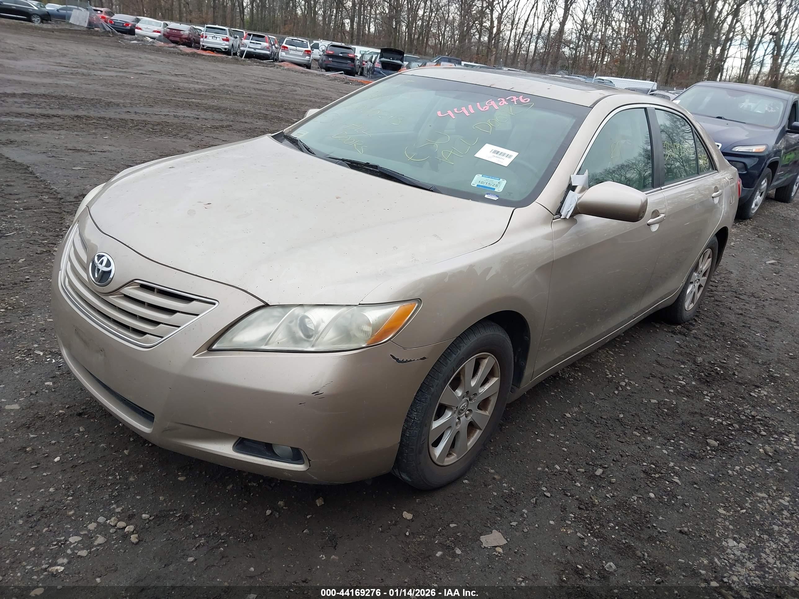 TOYOTA CAMRY image 2