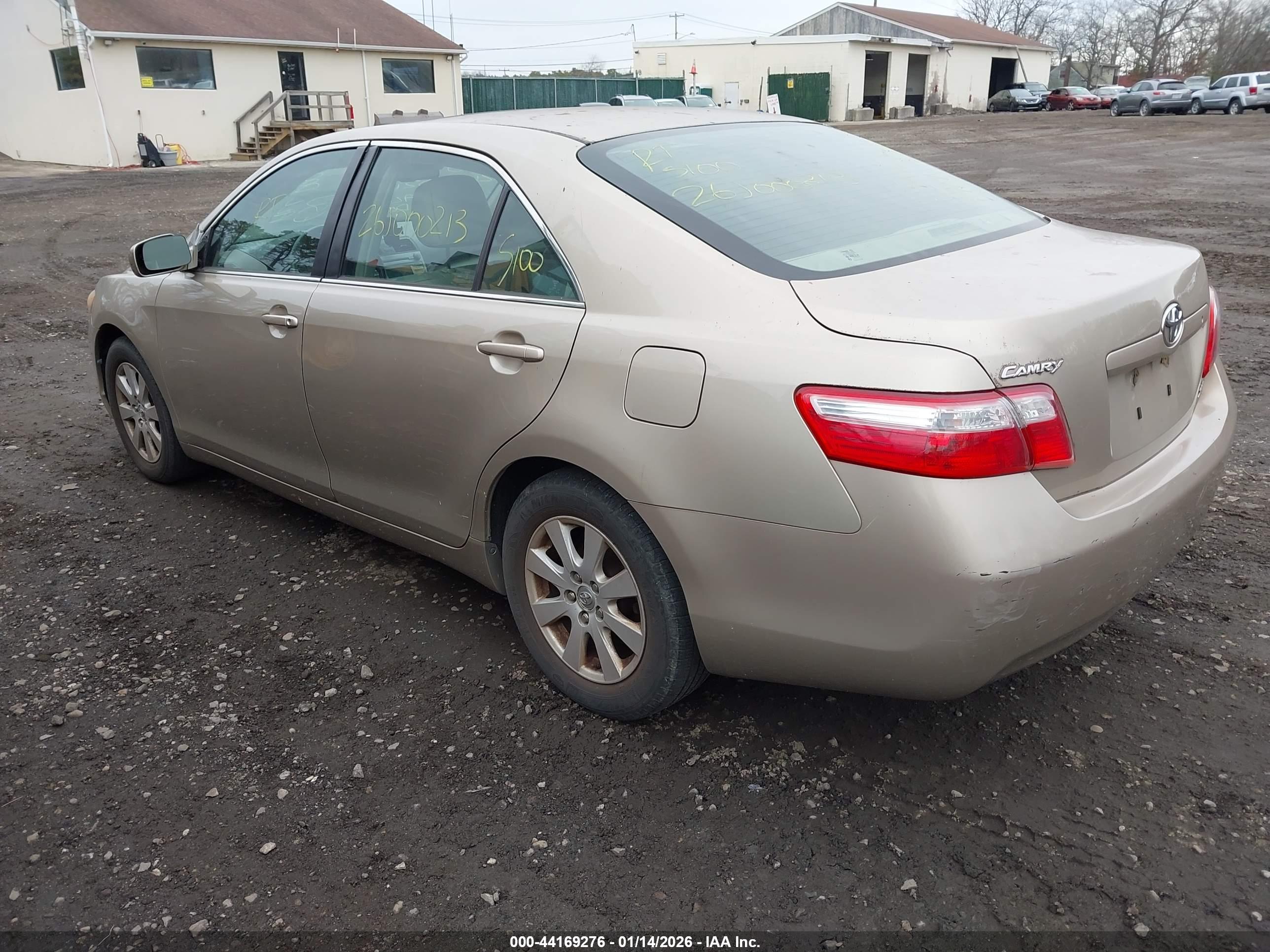 TOYOTA CAMRY image 3