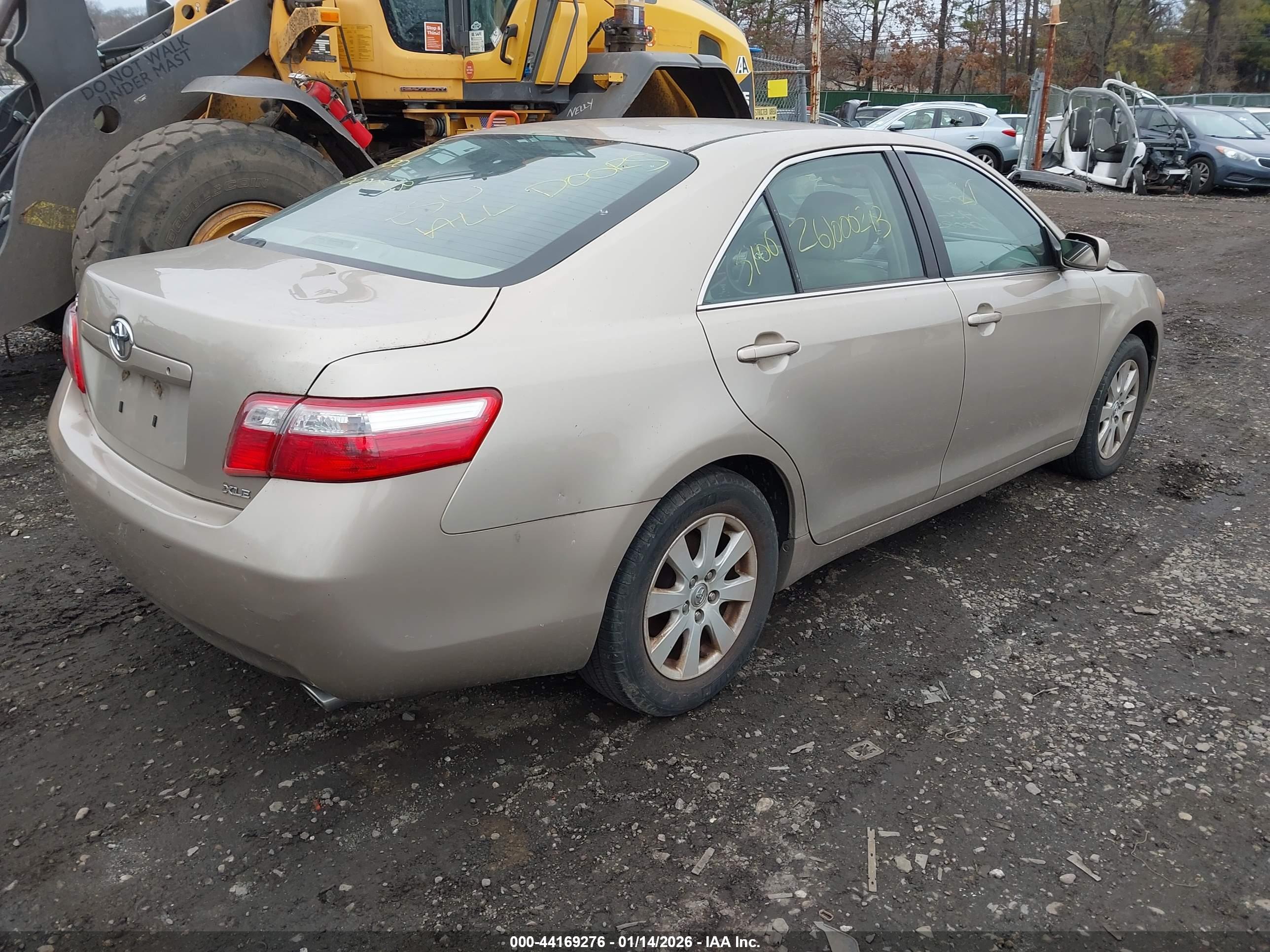 TOYOTA CAMRY image 4