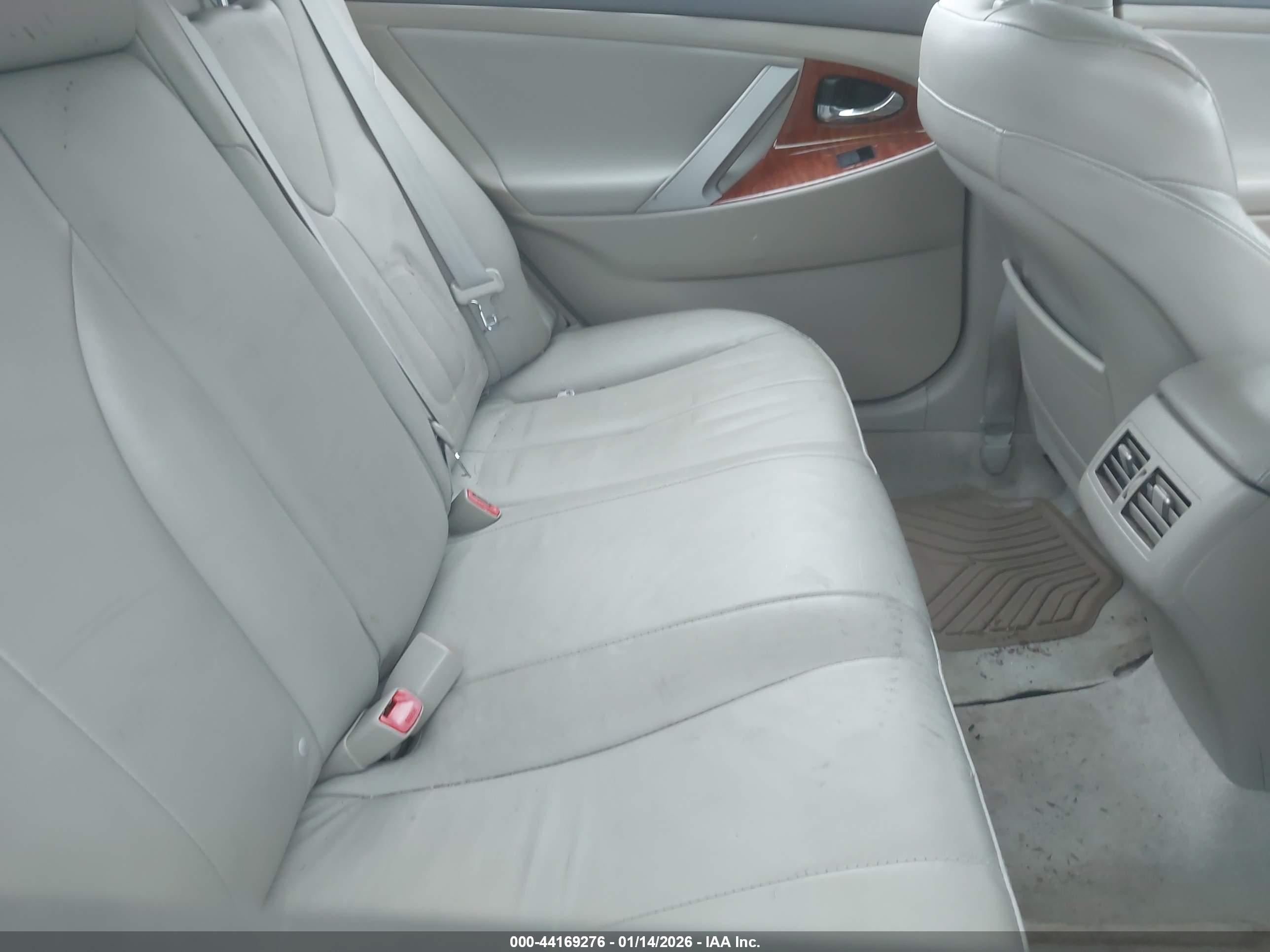 TOYOTA CAMRY image 8