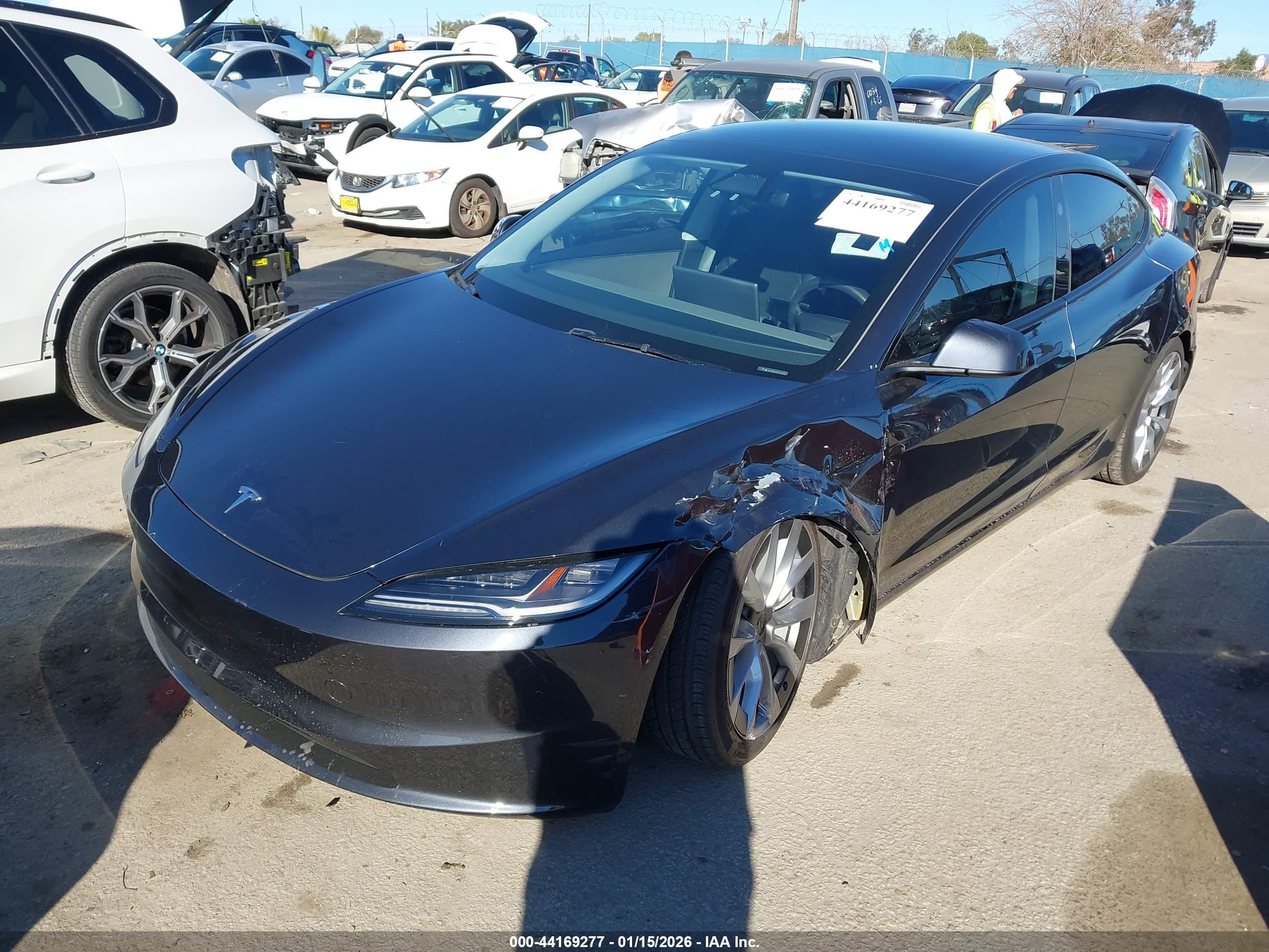TESLA MODEL image 2