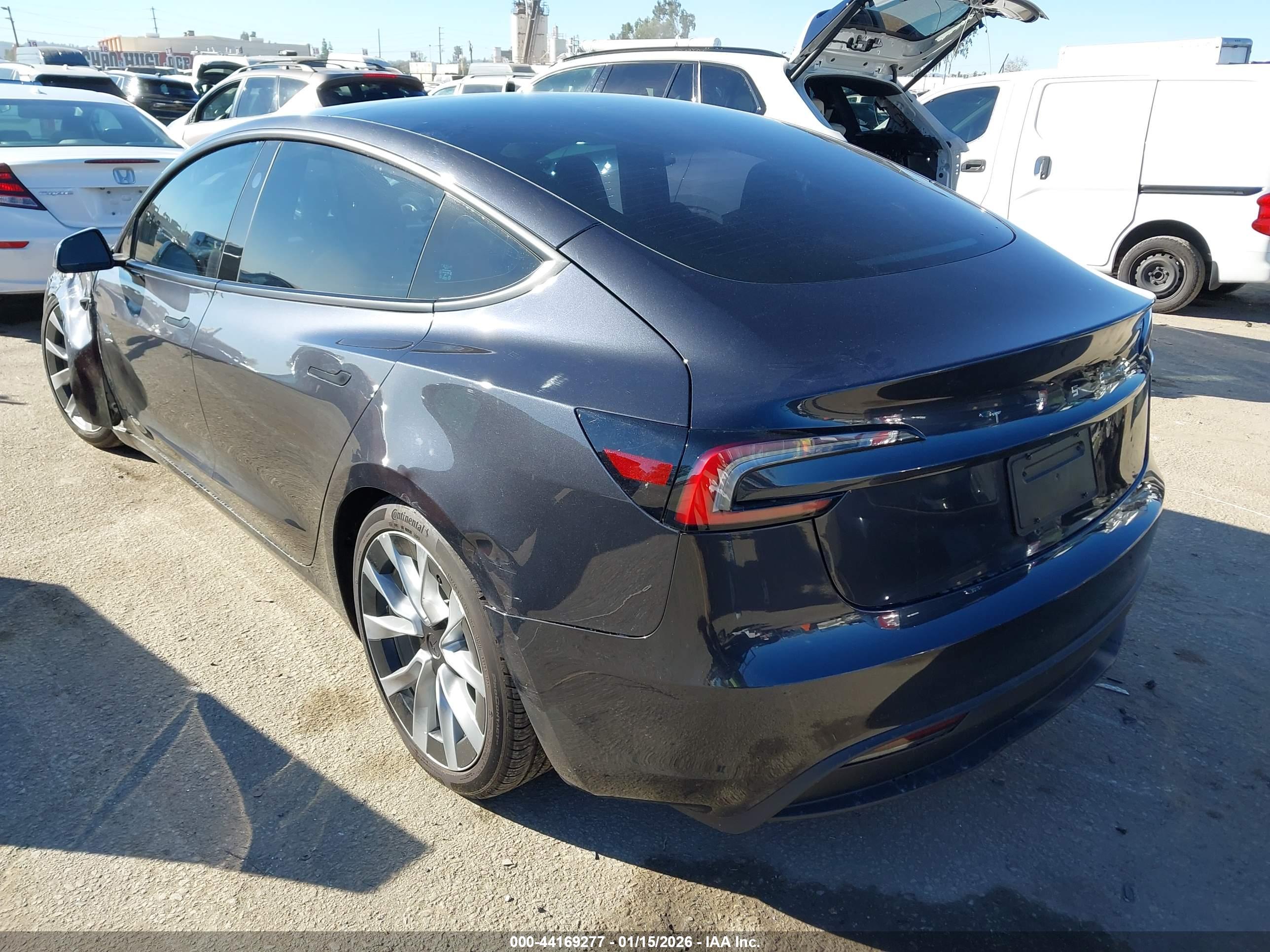 TESLA MODEL image 3