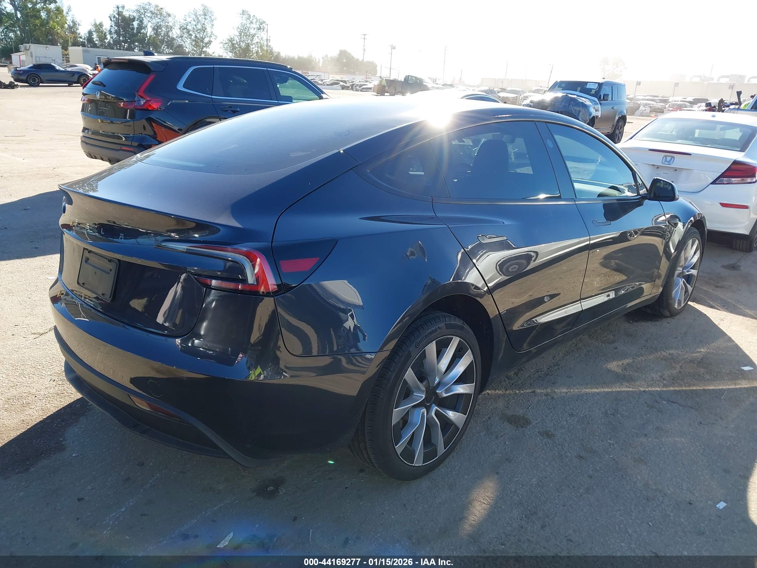 TESLA MODEL image 4