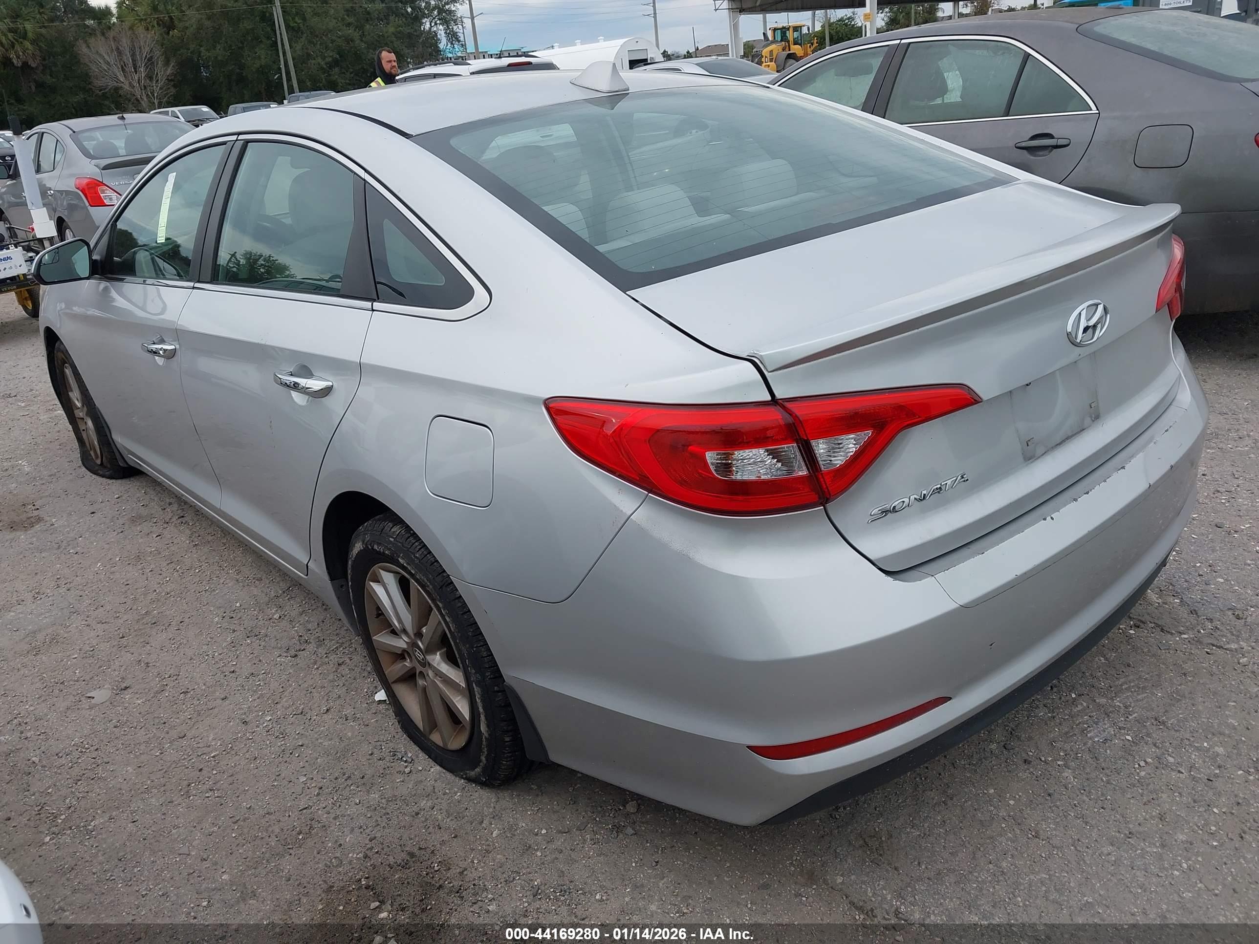 HYUNDAI SONATA image 3