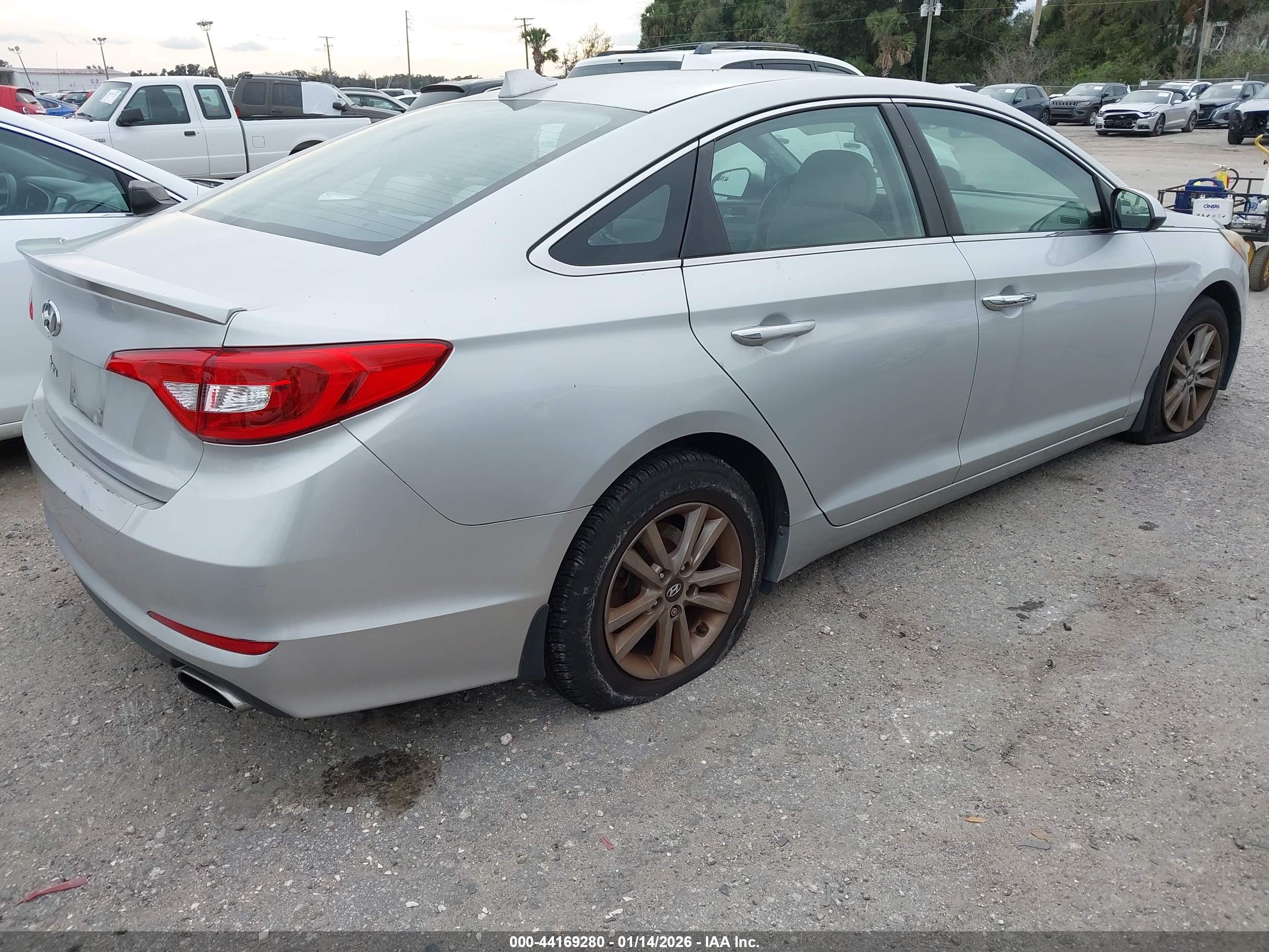 HYUNDAI SONATA image 4