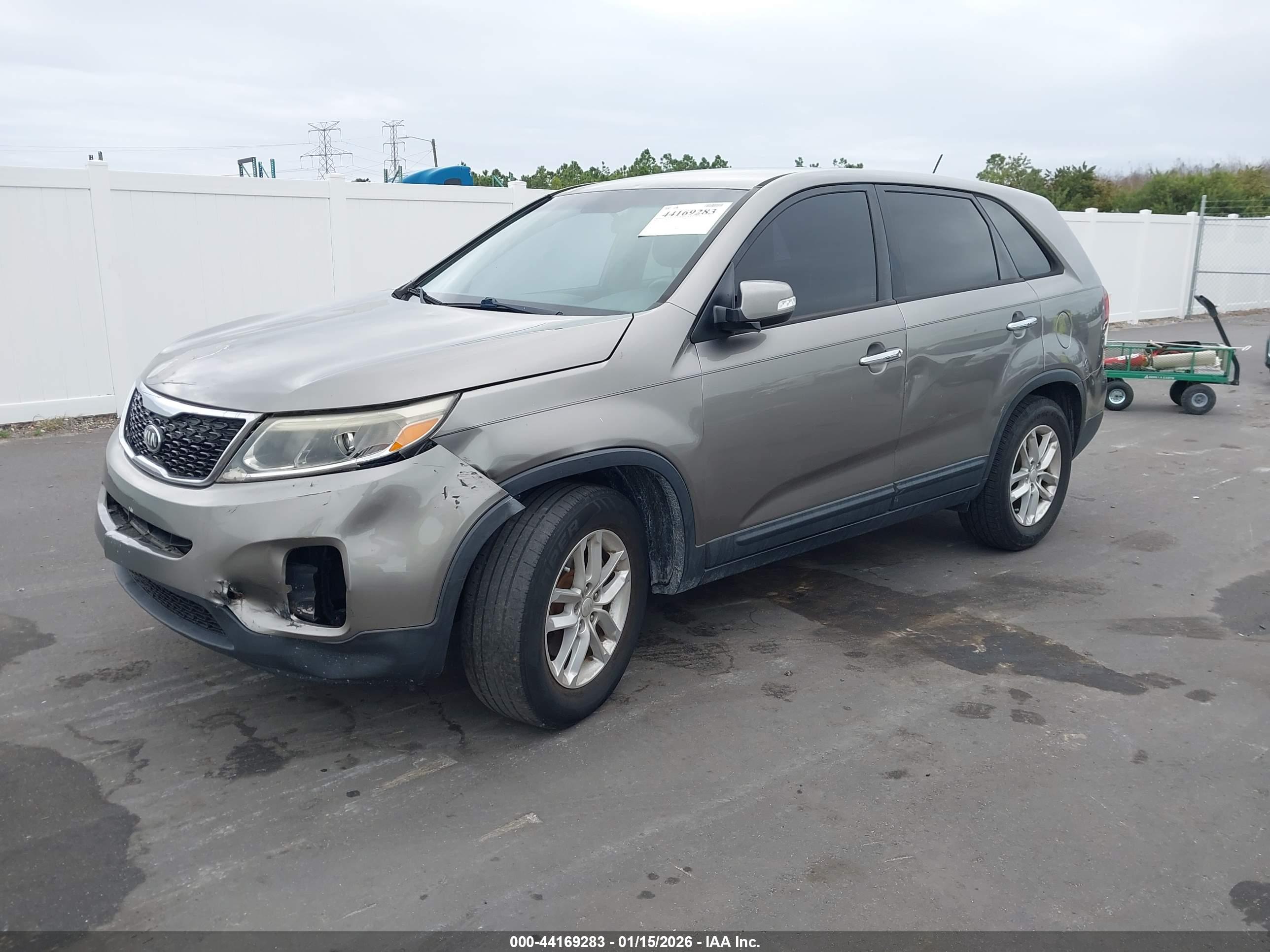 KIA SORENTO image 2