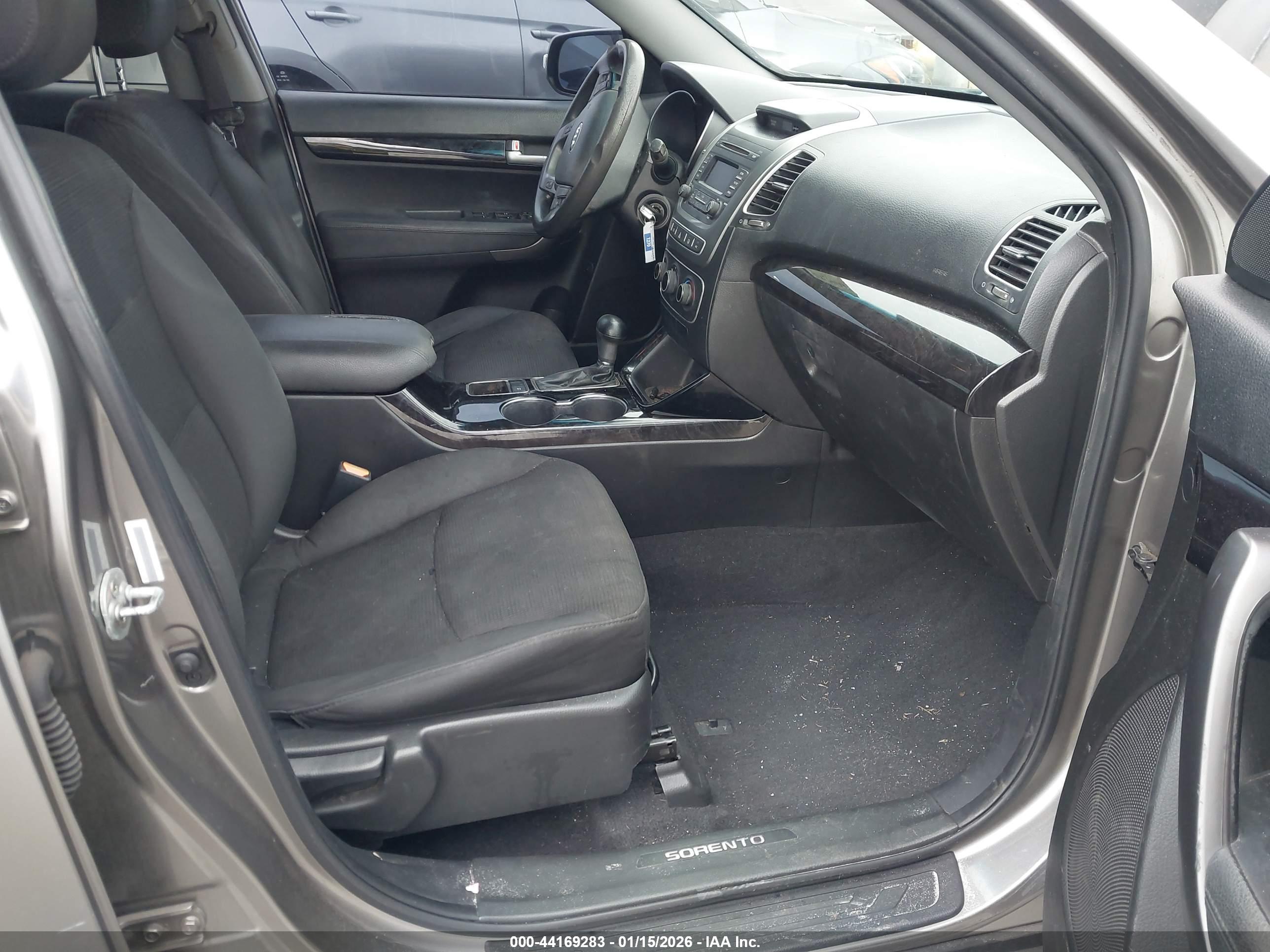 KIA SORENTO image 5