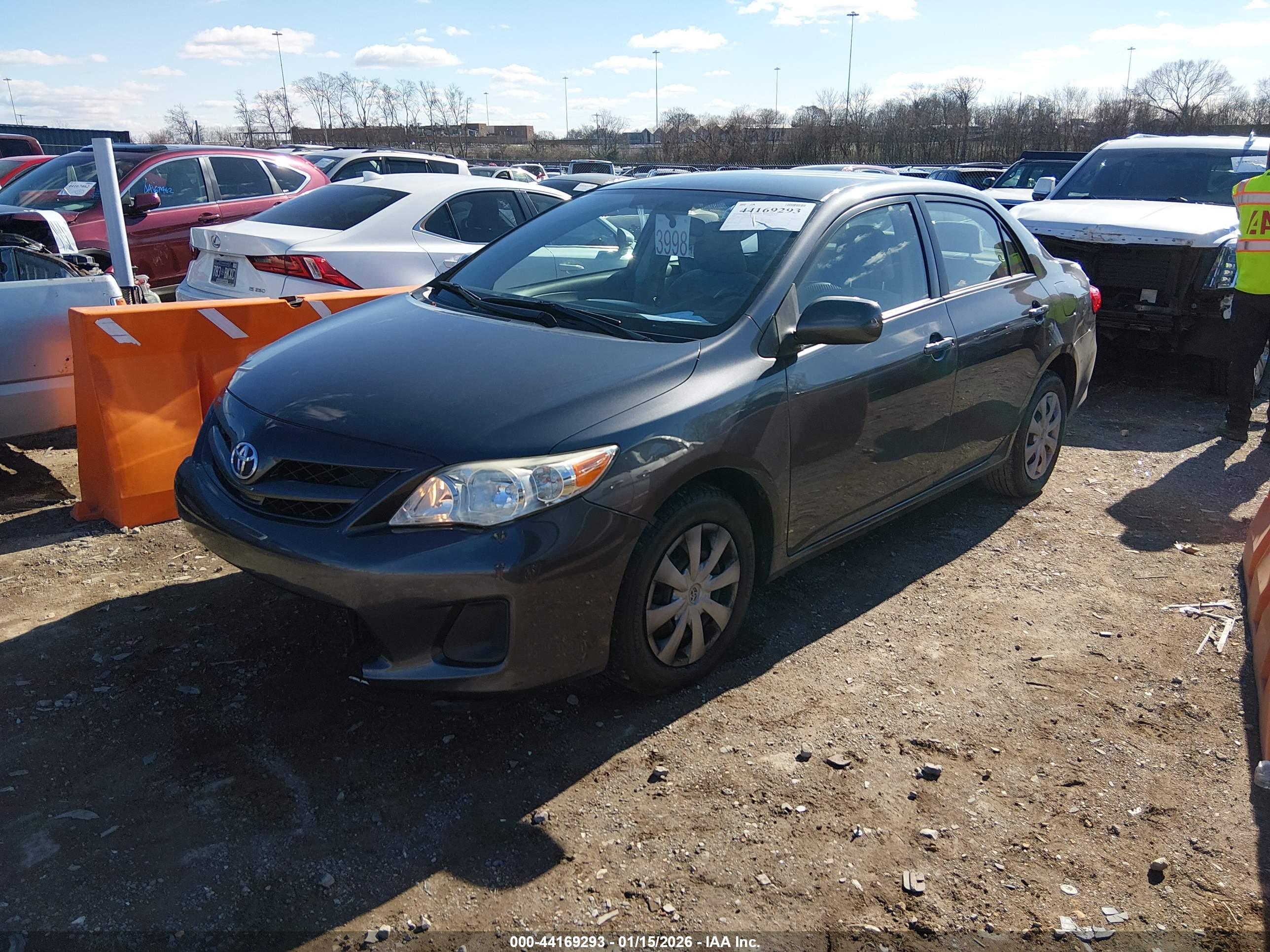TOYOTA COROLLA image 2