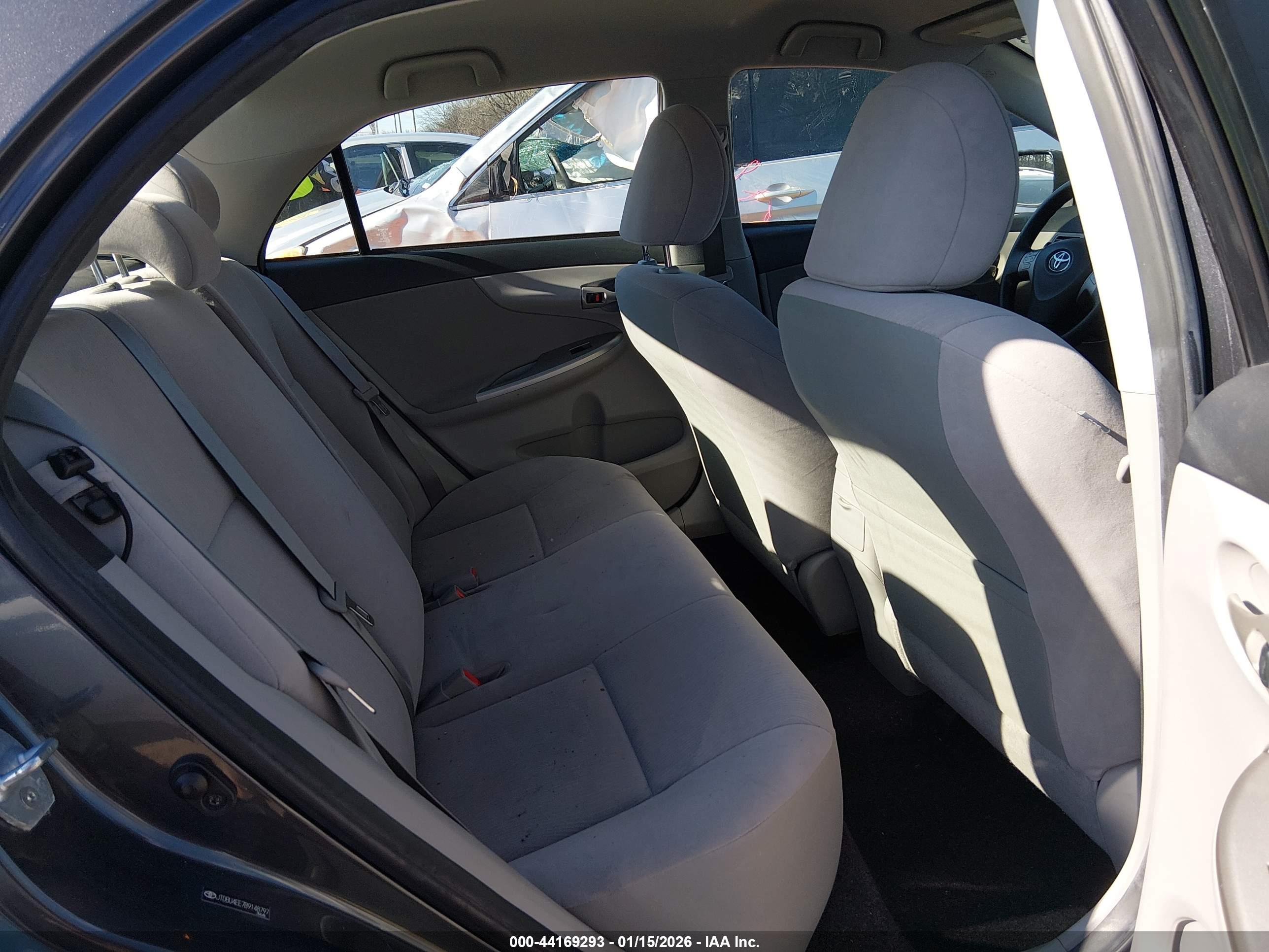 TOYOTA COROLLA image 8