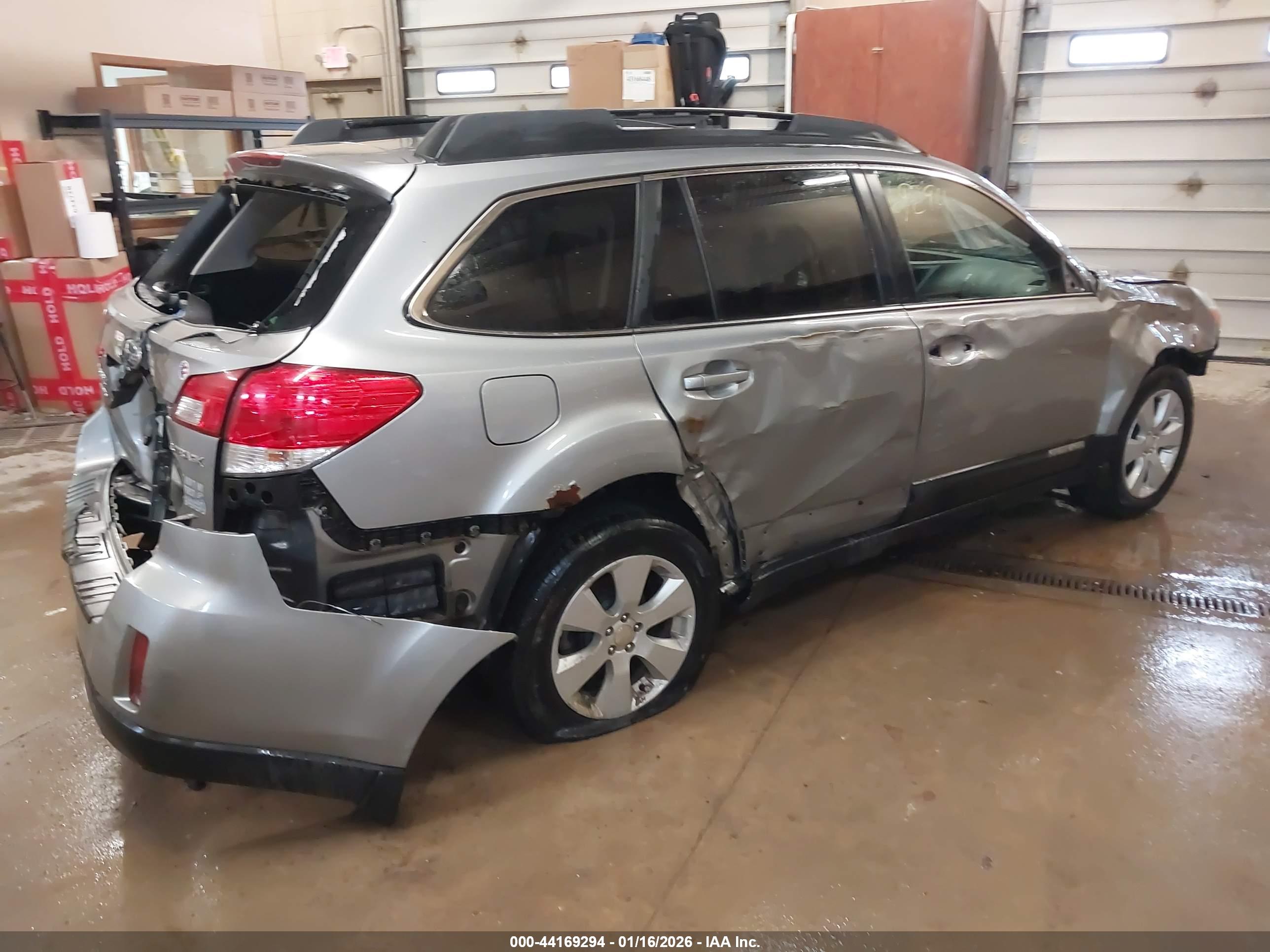 SUBARU OUTBACK image 4