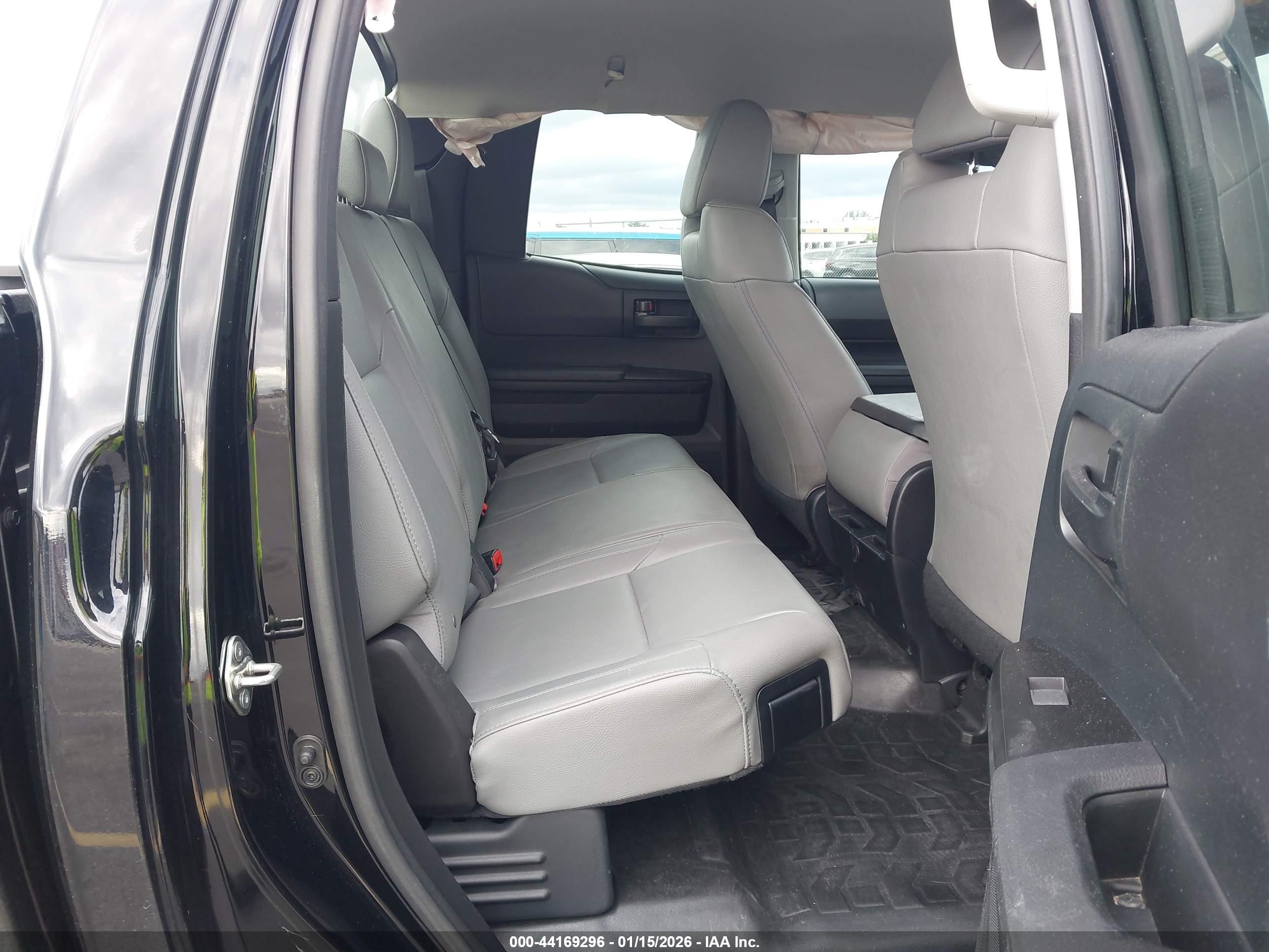 TOYOTA TUNDRA image 8