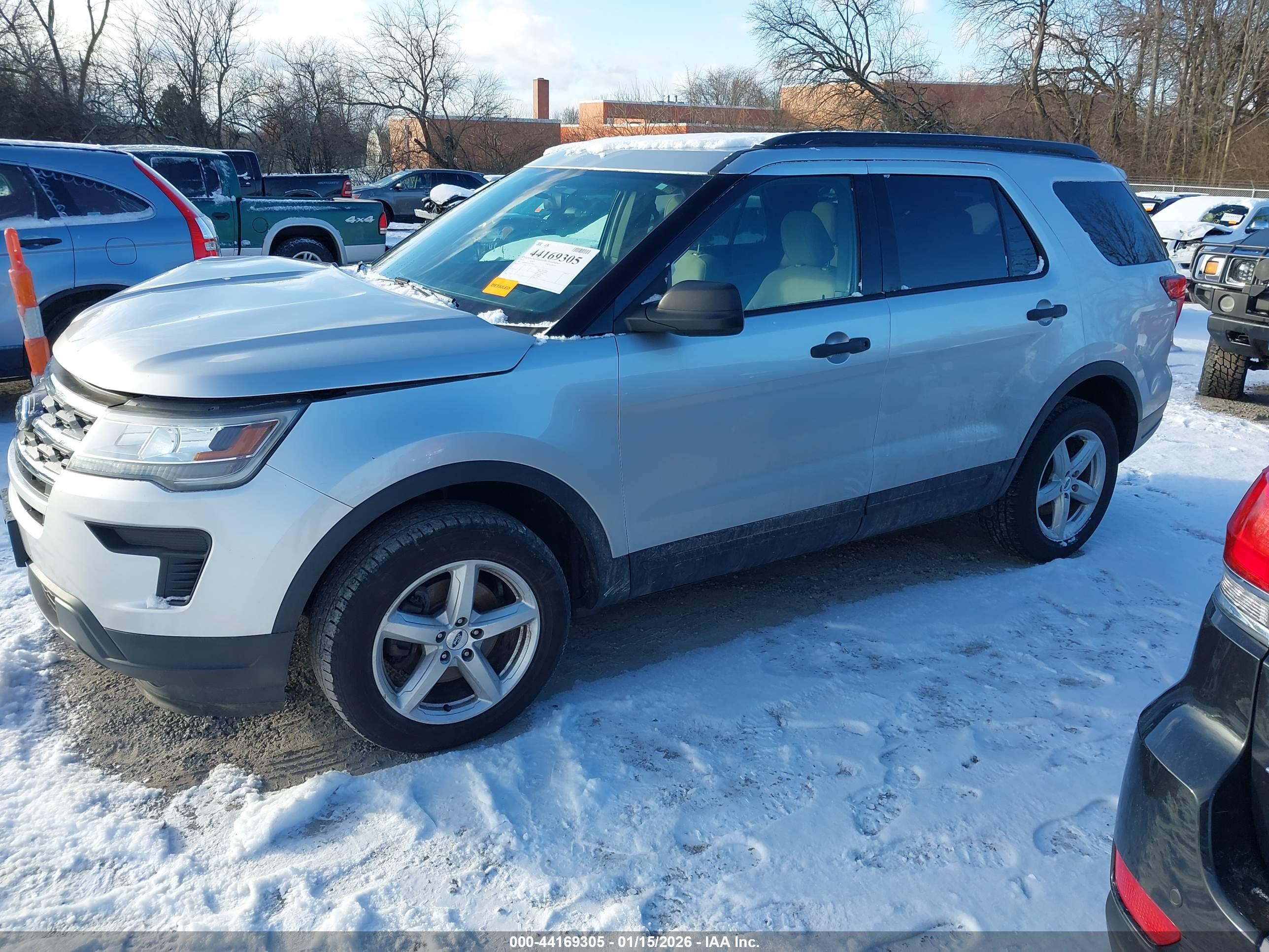 FORD EXPLORER image 2
