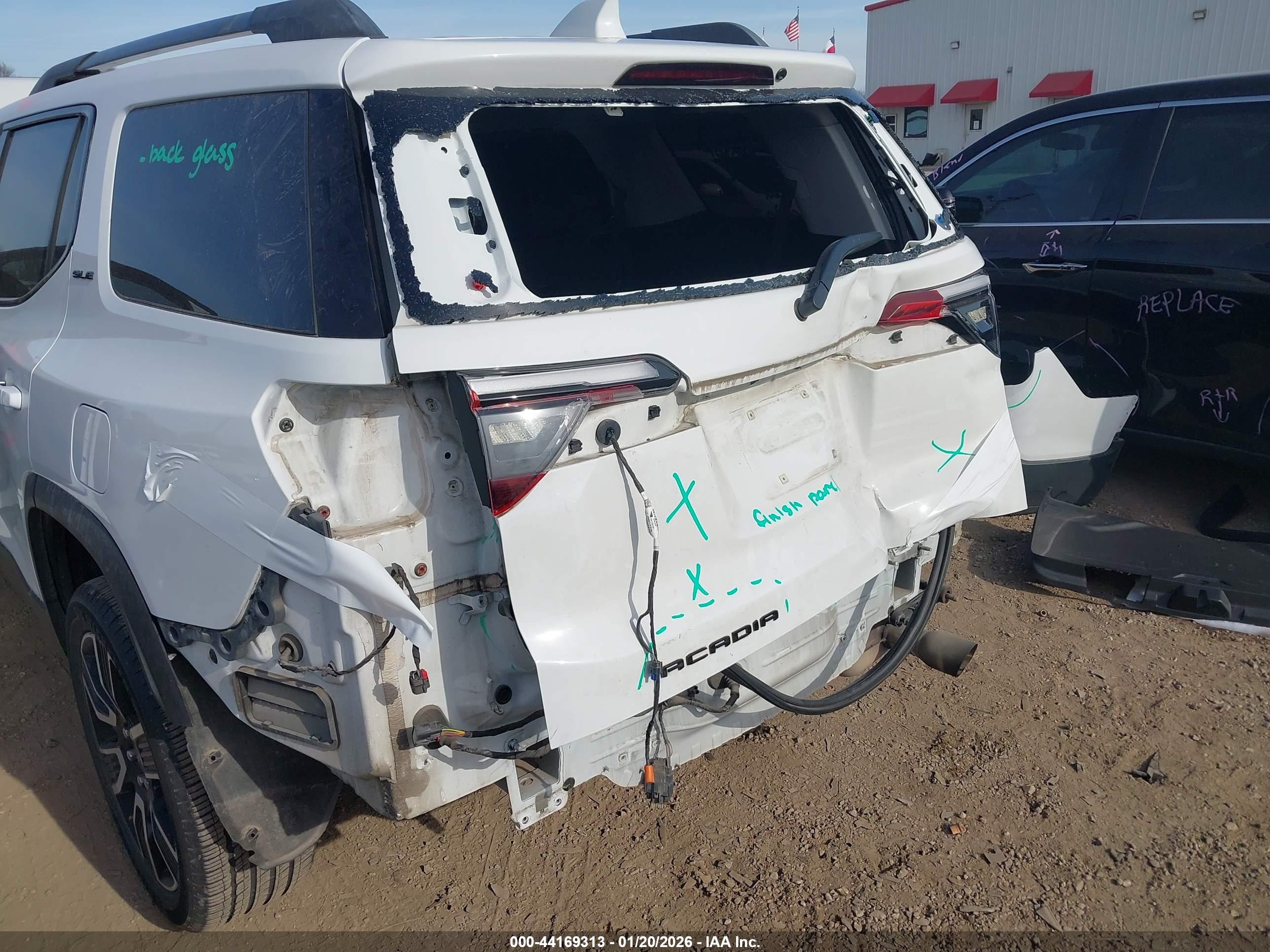 GMC ACADIA image 6