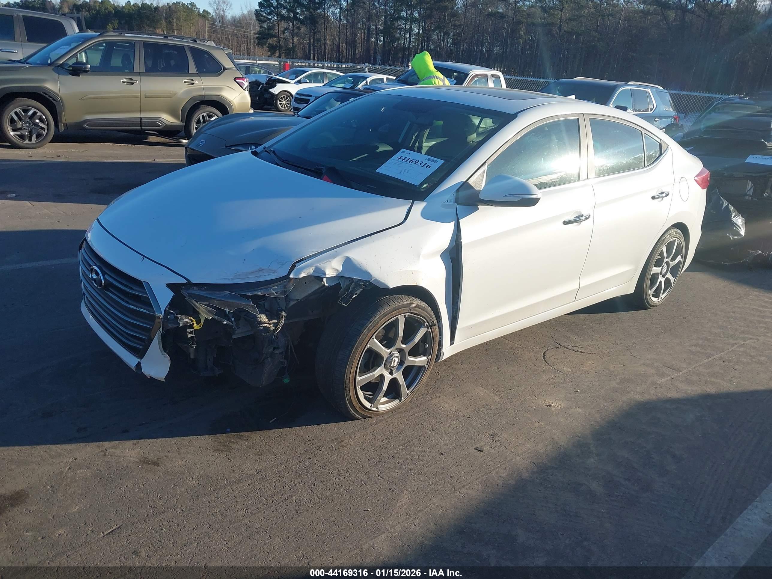 HYUNDAI ELANTRA image 2