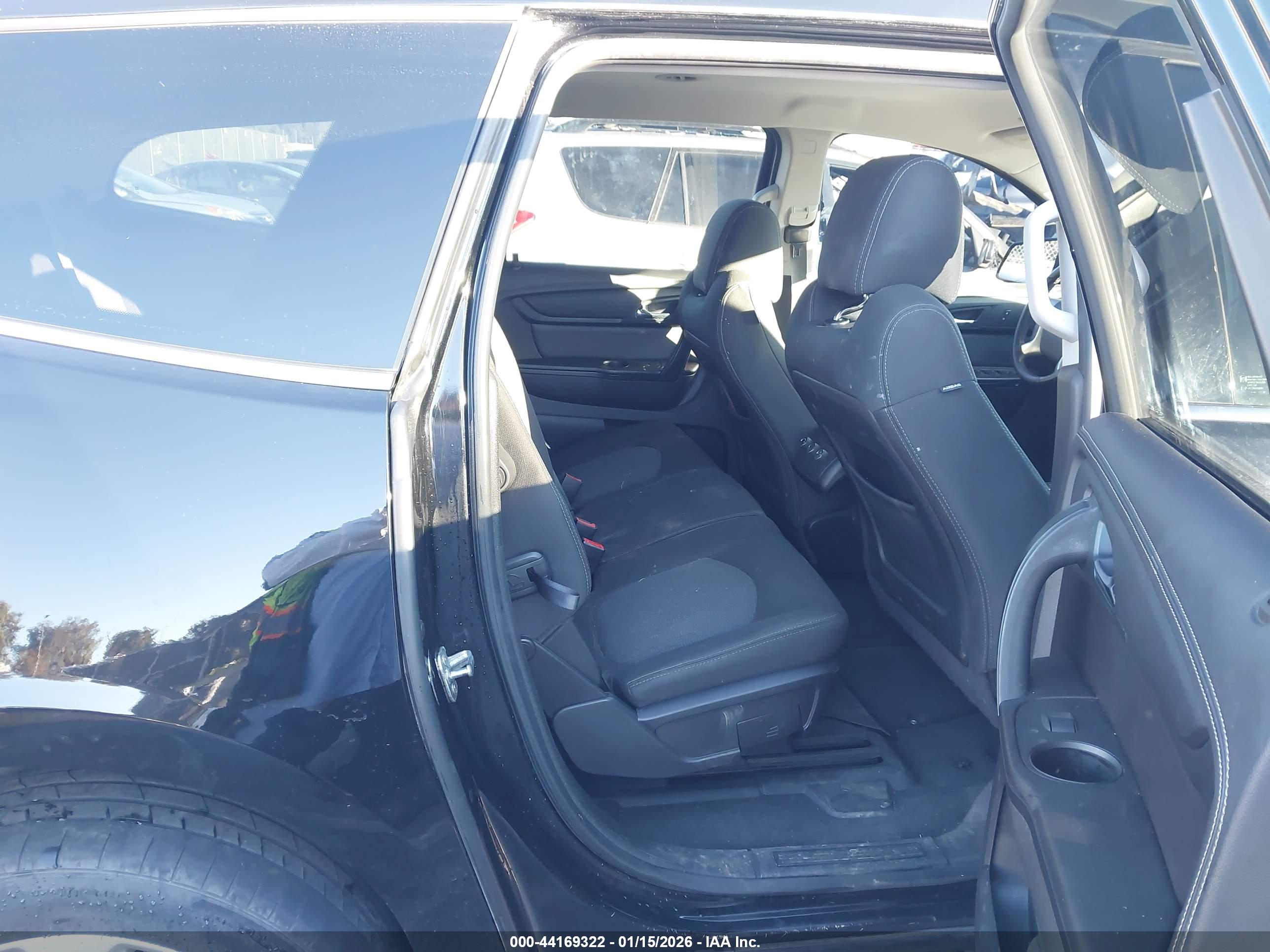 CHEVROLET TRAVERSE image 8