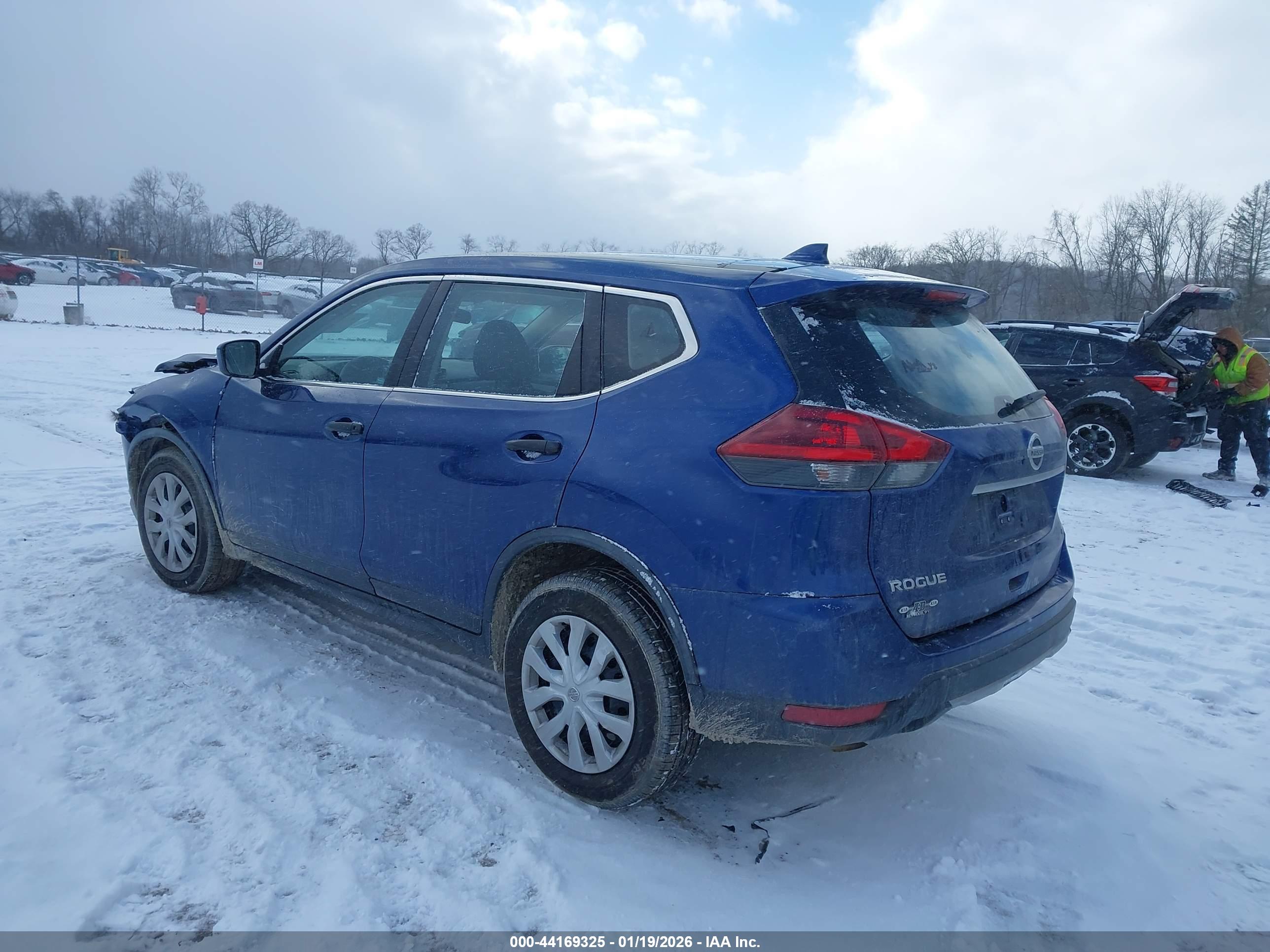 NISSAN ROGUE image 3