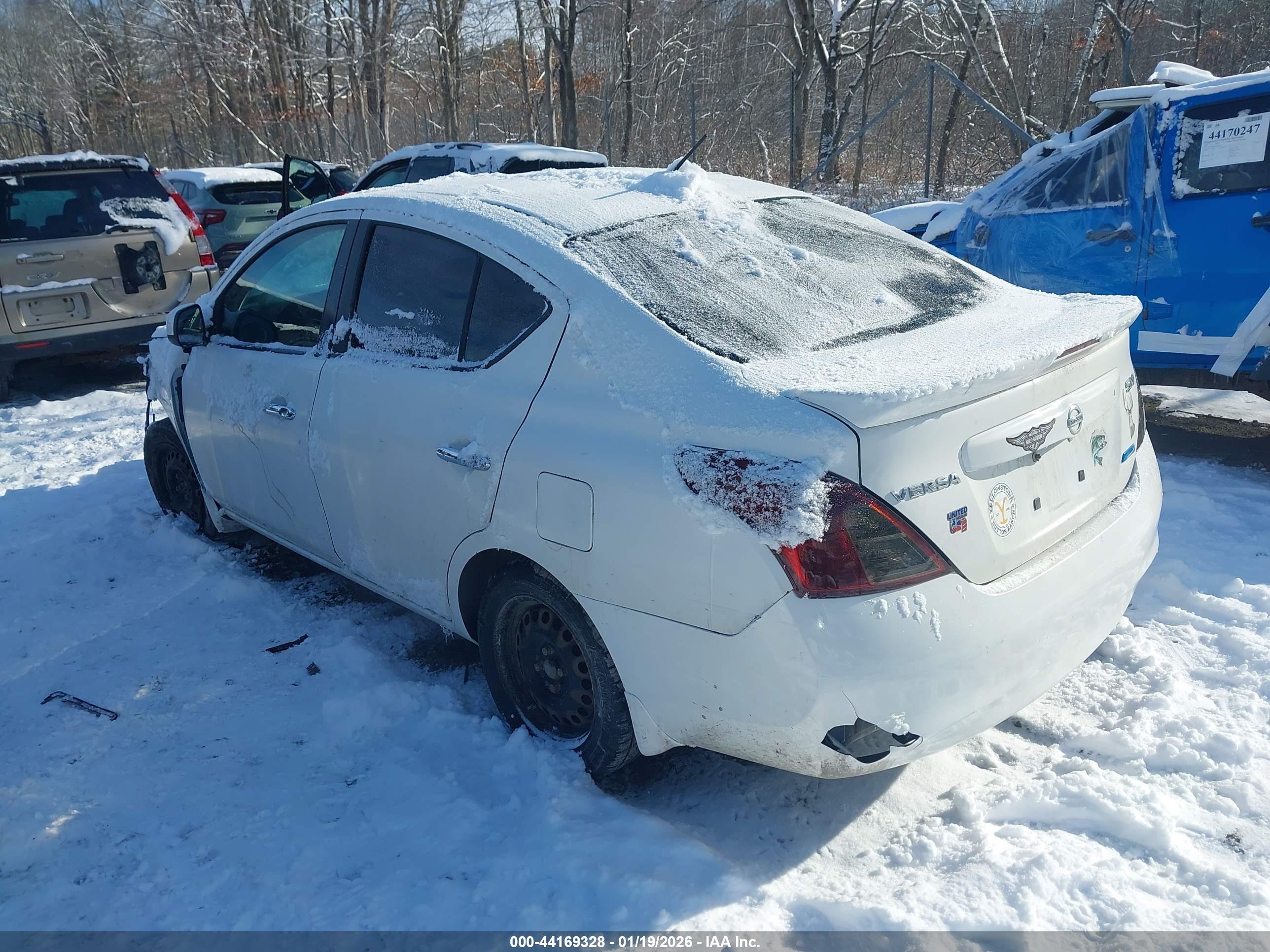 NISSAN VERSA image 3