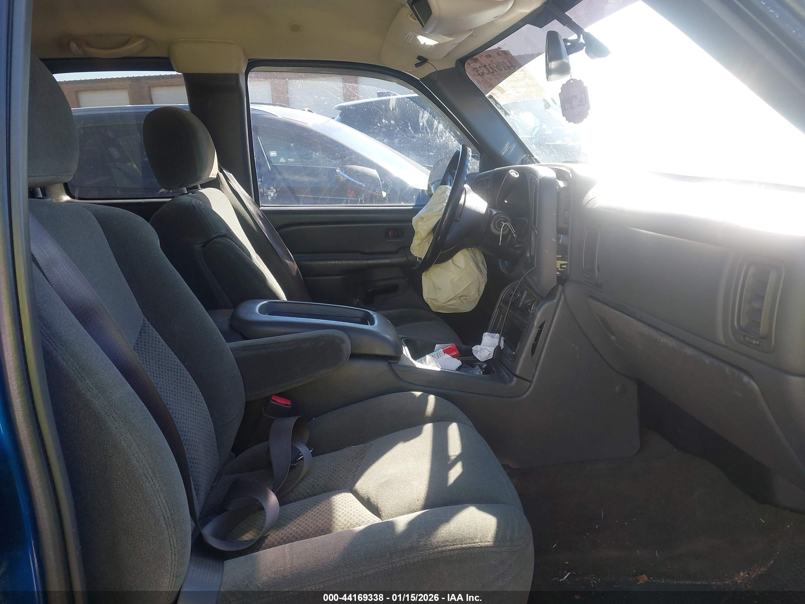 CHEVROLET SILVERADO image 5