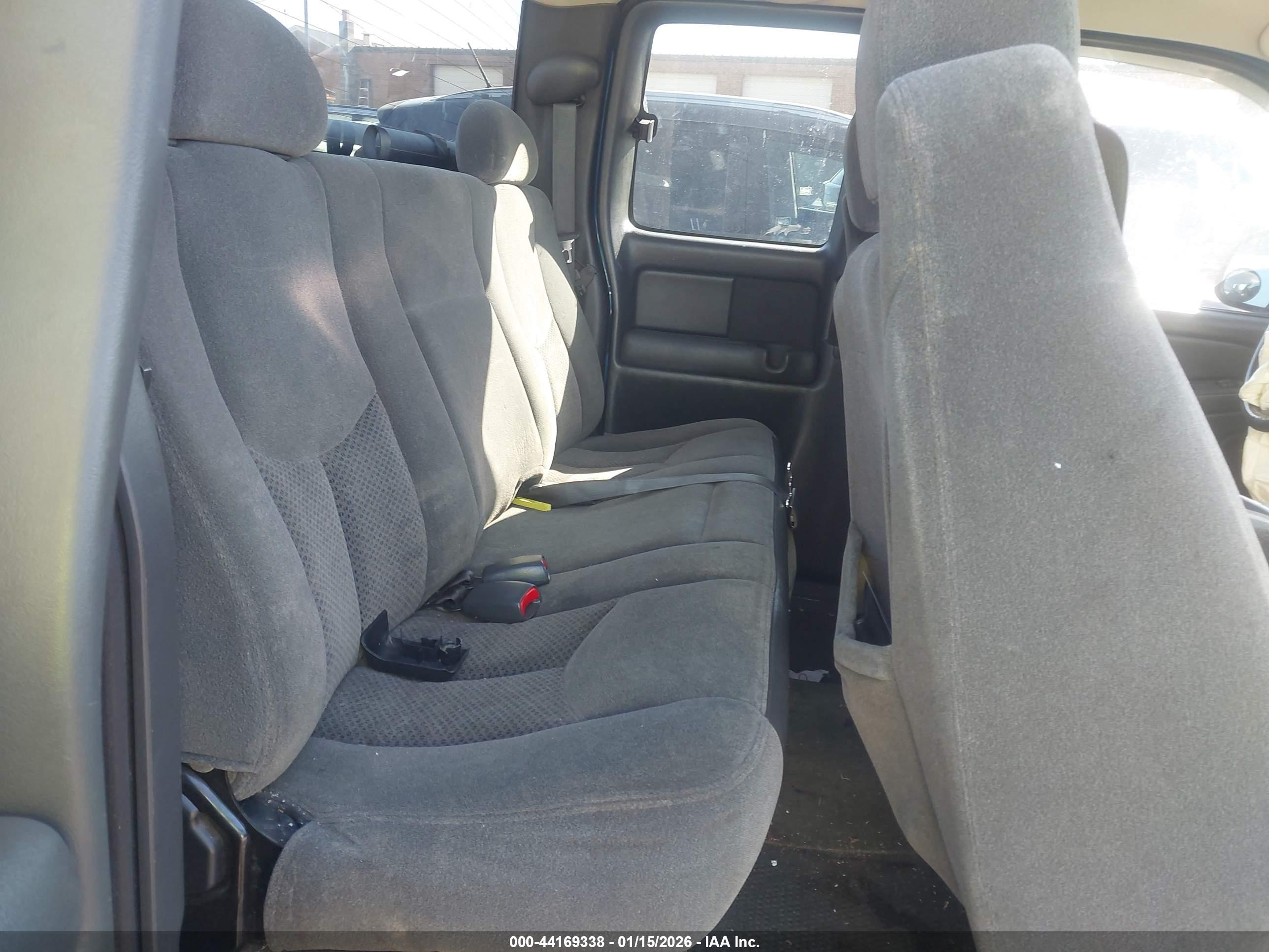 CHEVROLET SILVERADO image 8