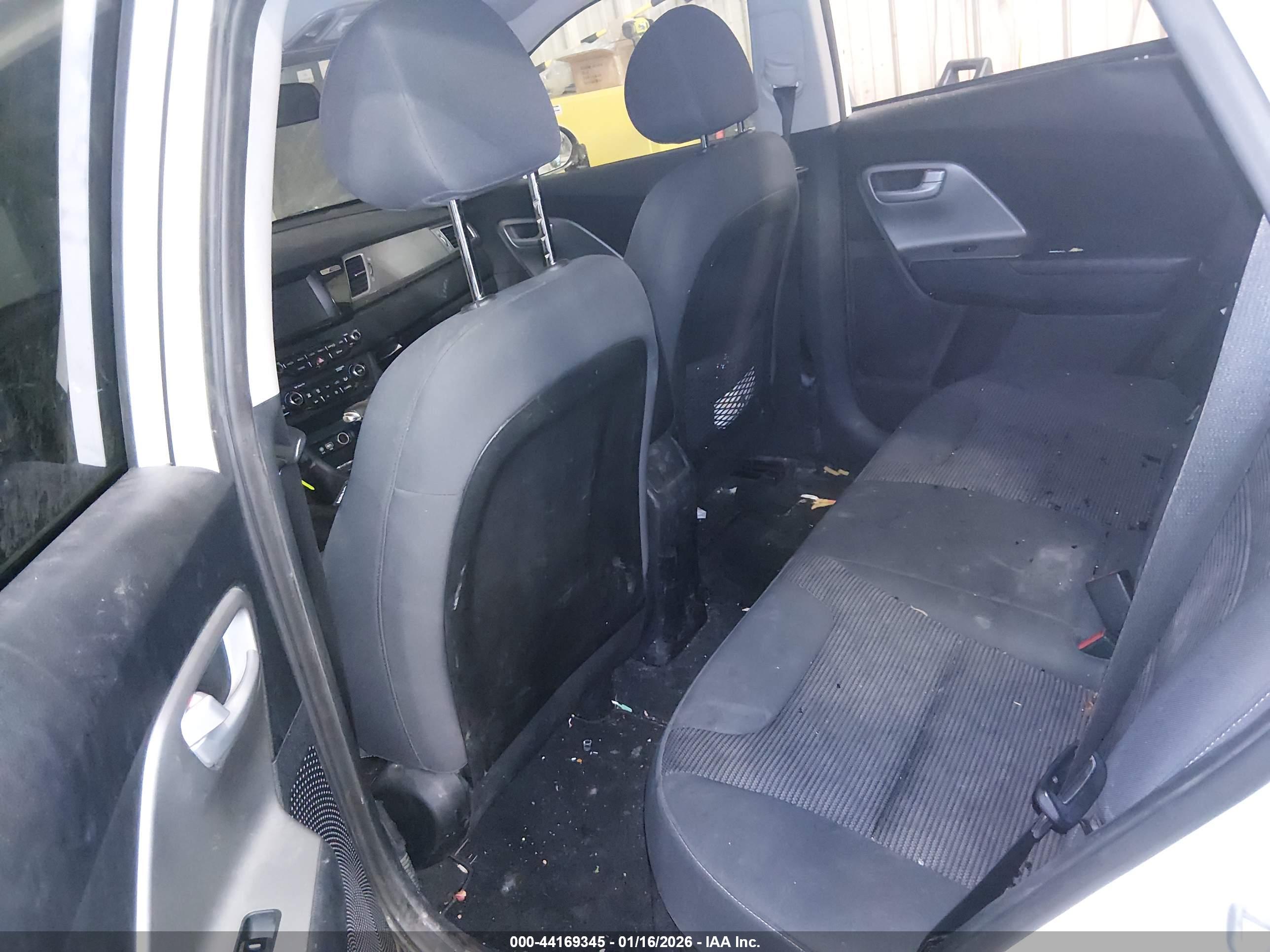 KIA NIRO image 8
