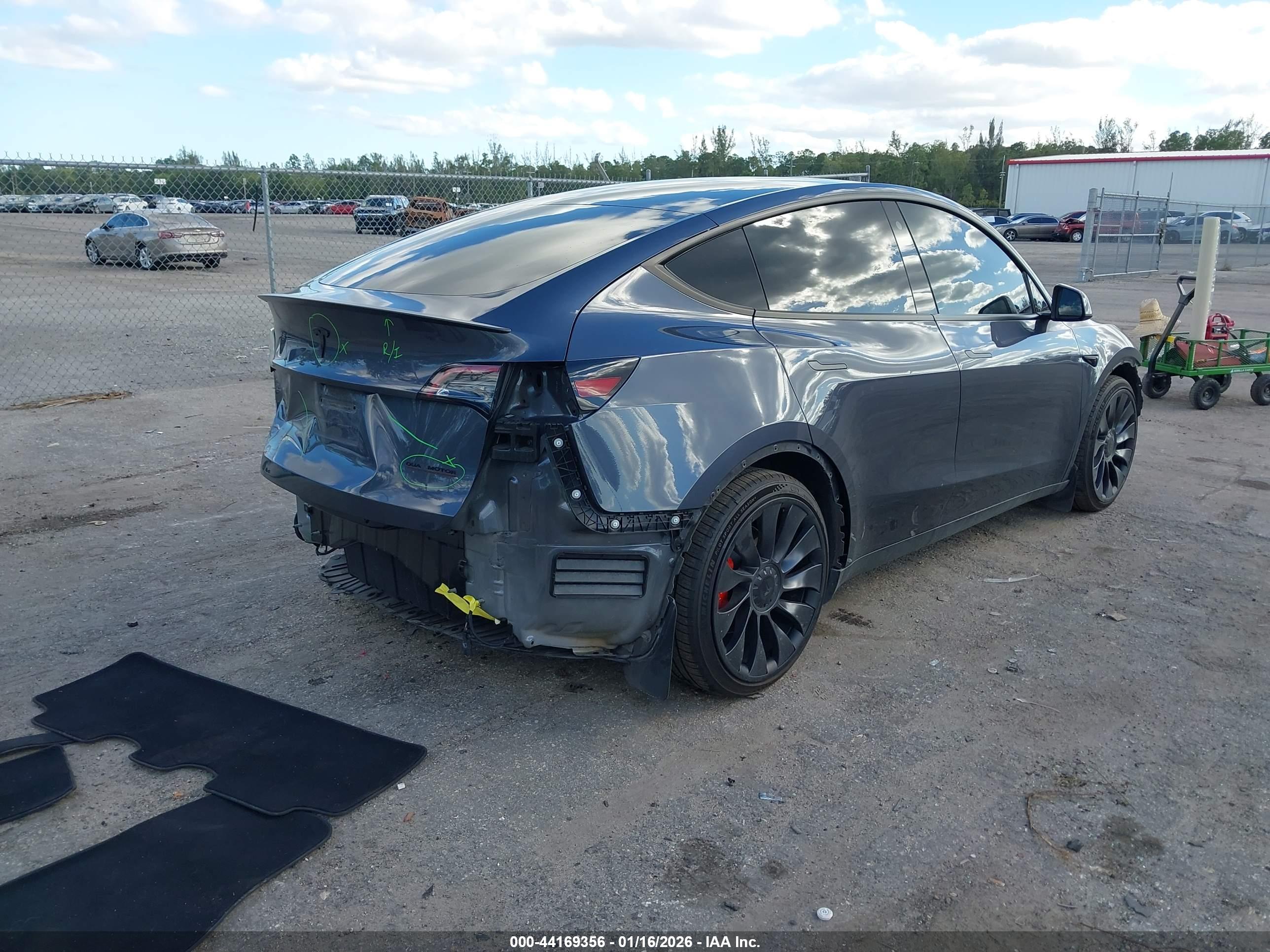TESLA MODEL image 4