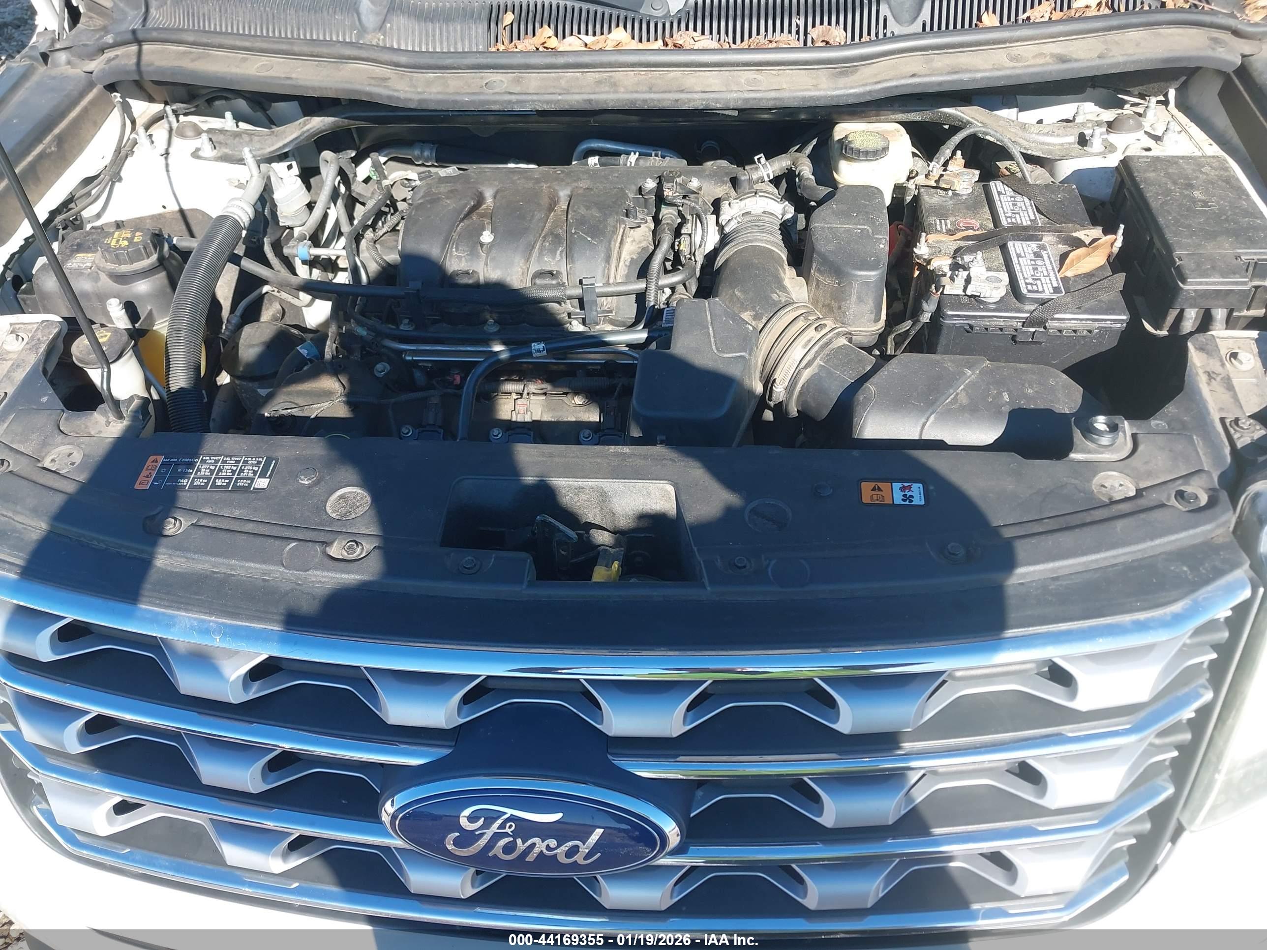 FORD EXPLORER image 10