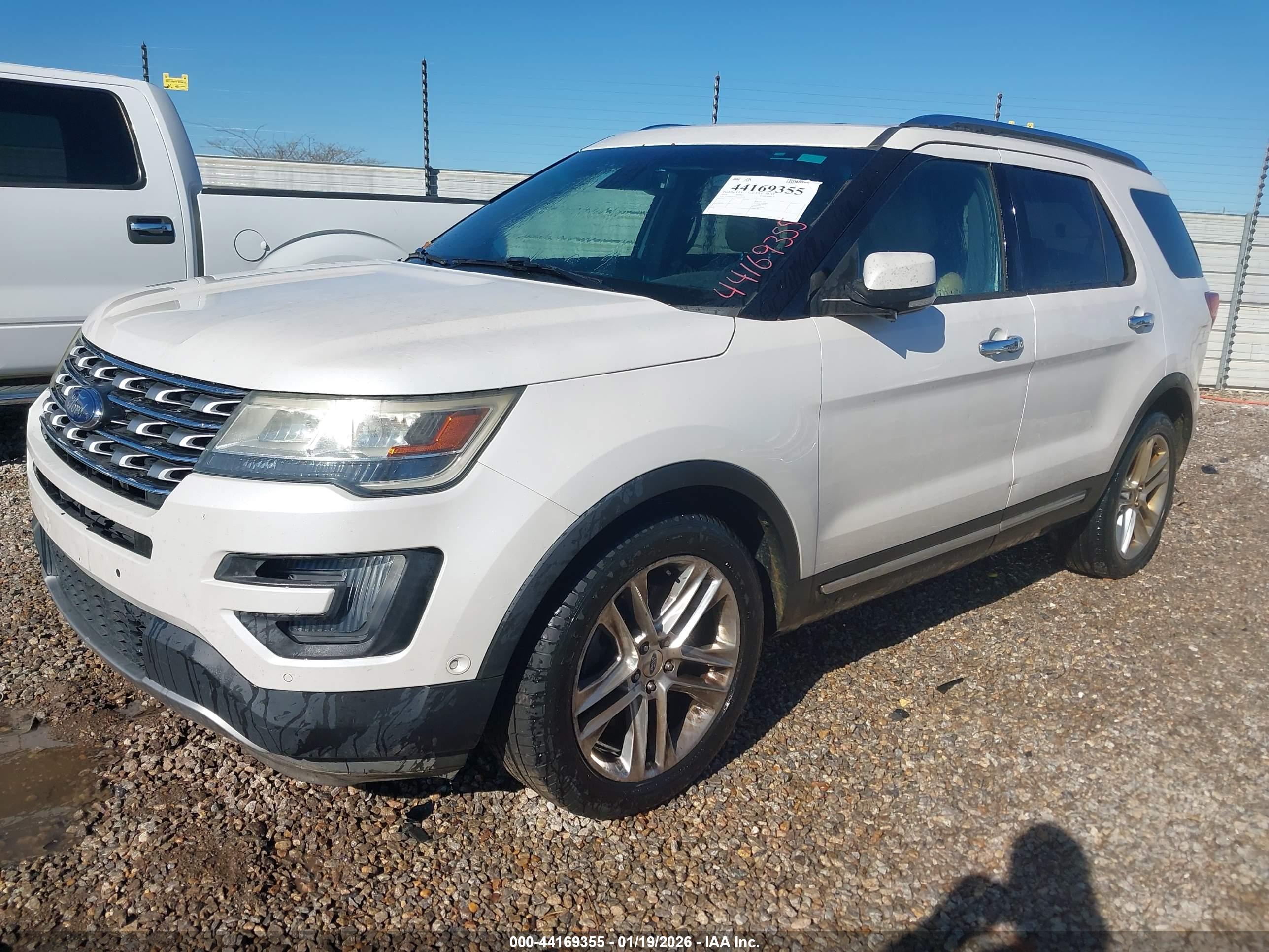 FORD EXPLORER image 2