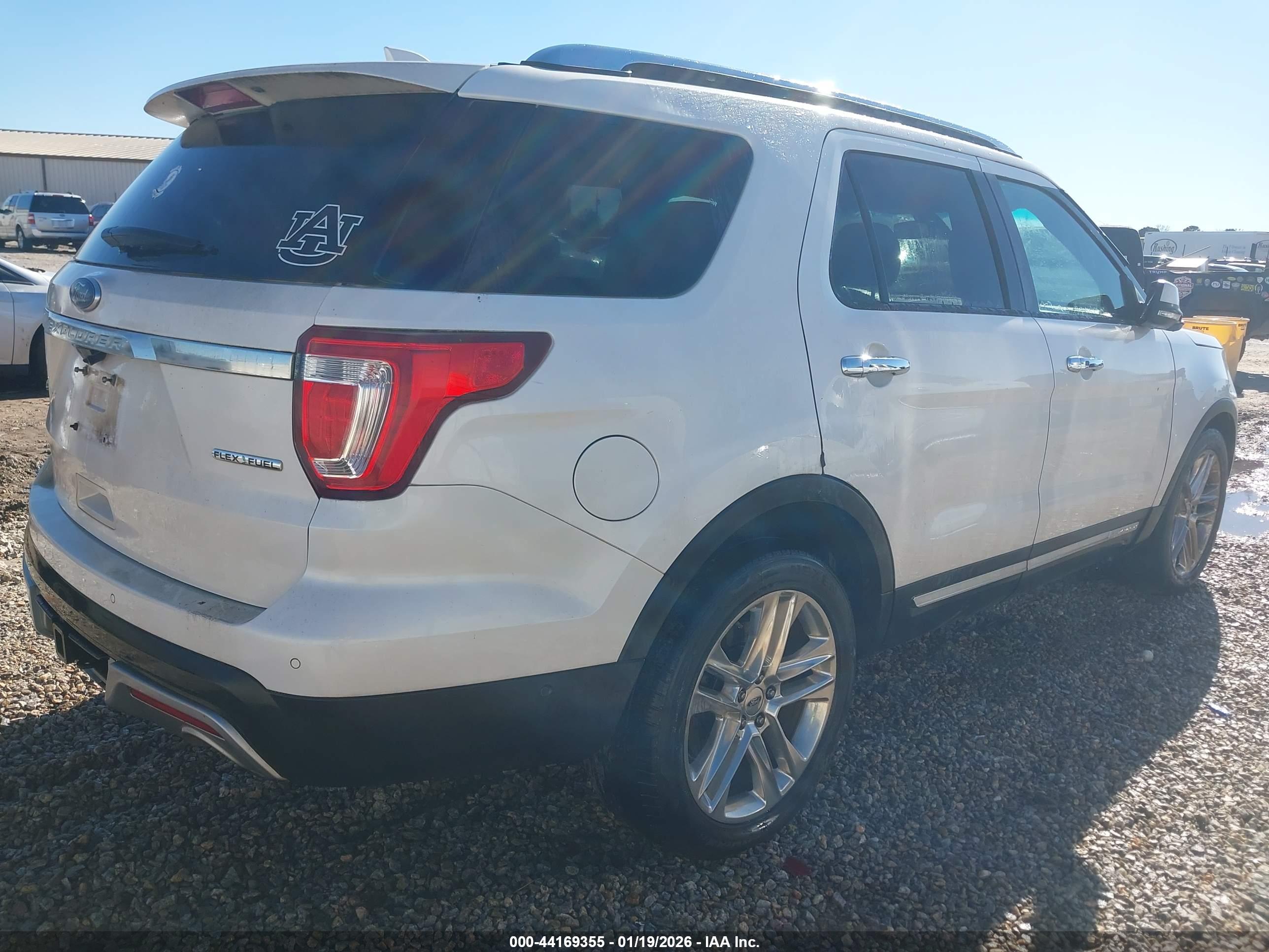 FORD EXPLORER image 4