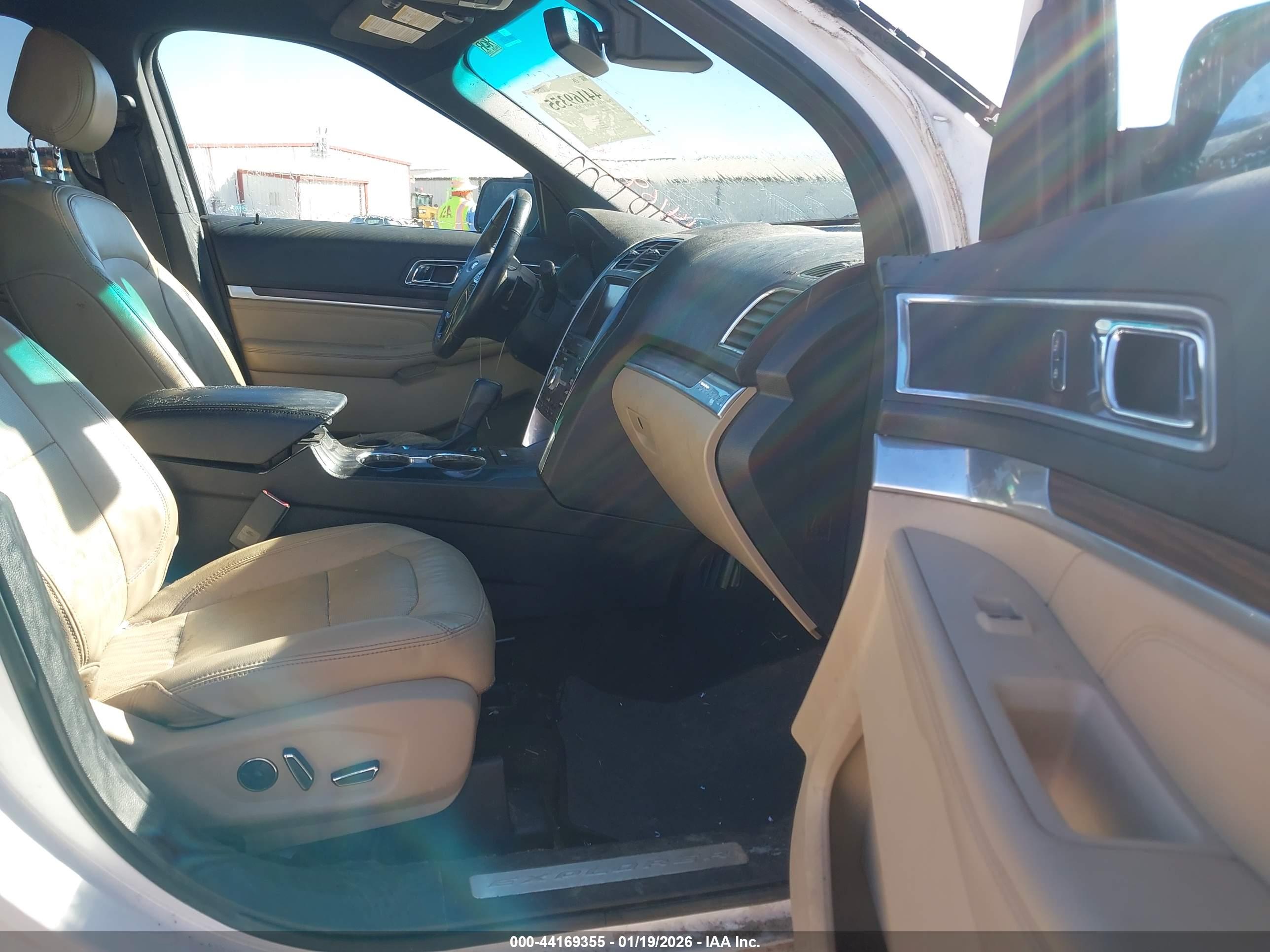 FORD EXPLORER image 5