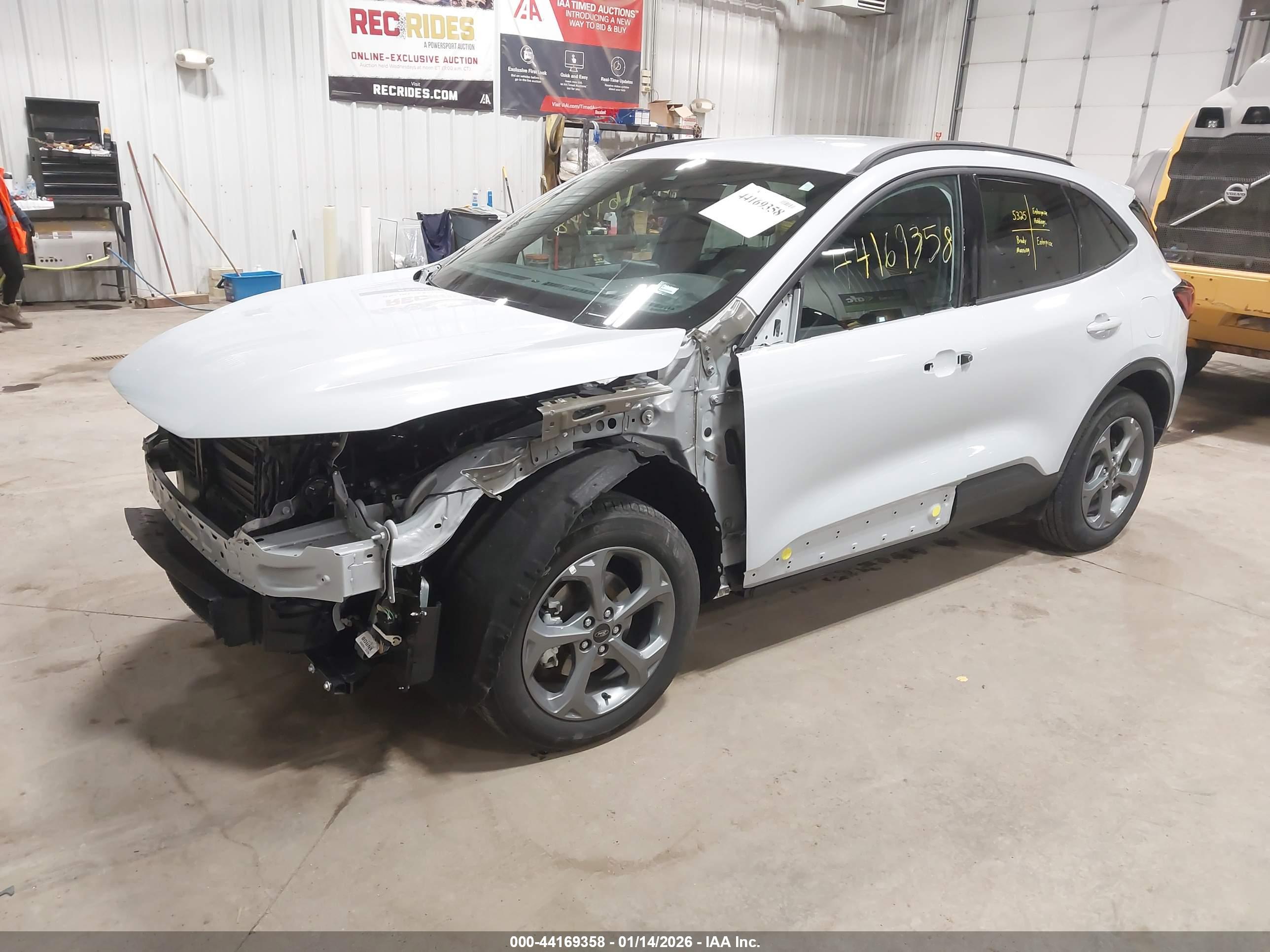 FORD ESCAPE image 2
