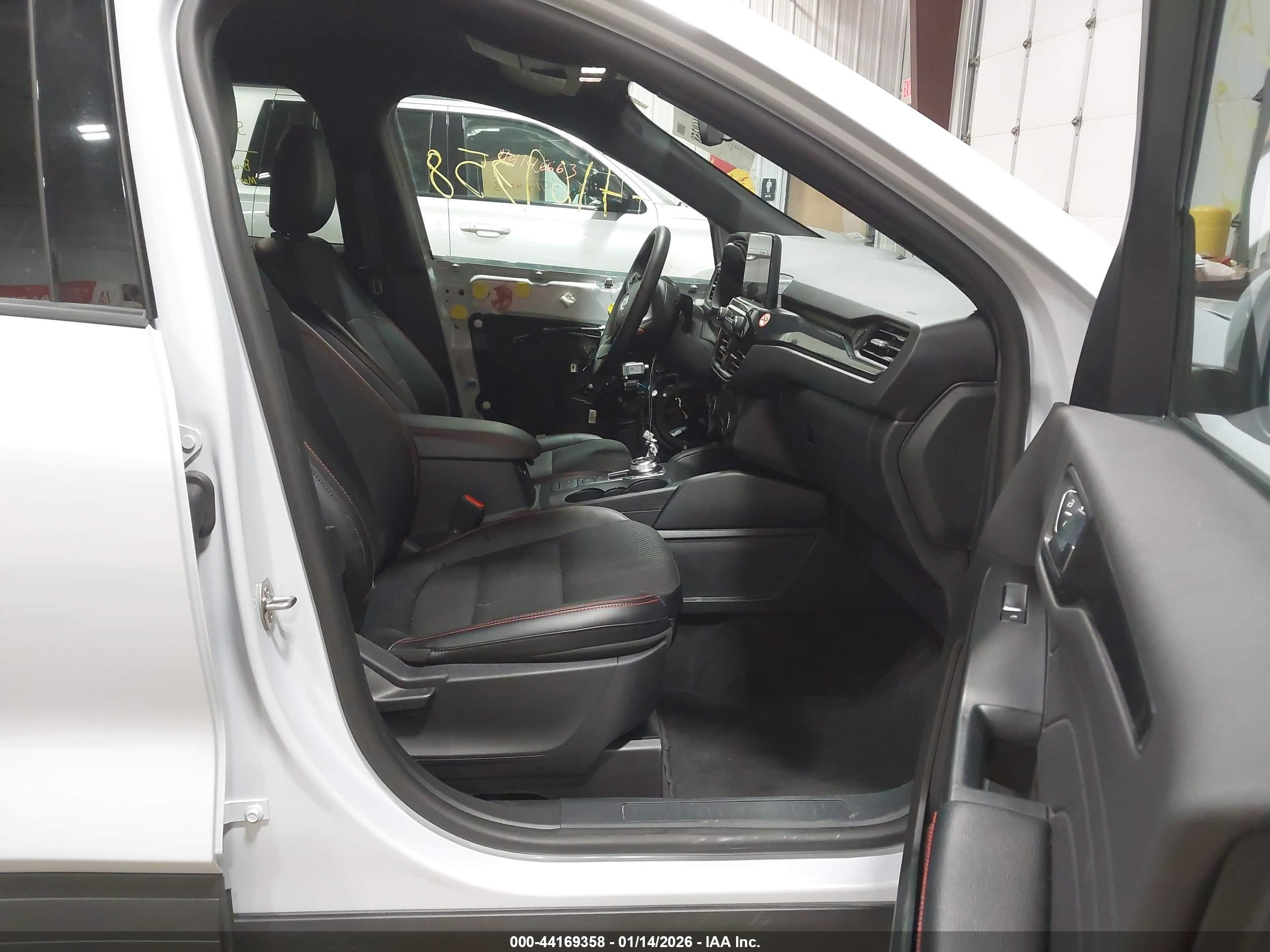 FORD ESCAPE image 5