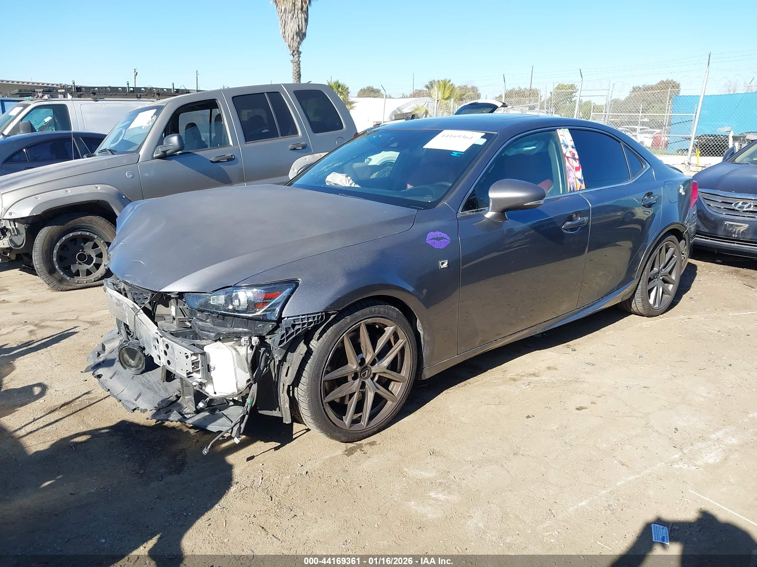 LEXUS IS image 2