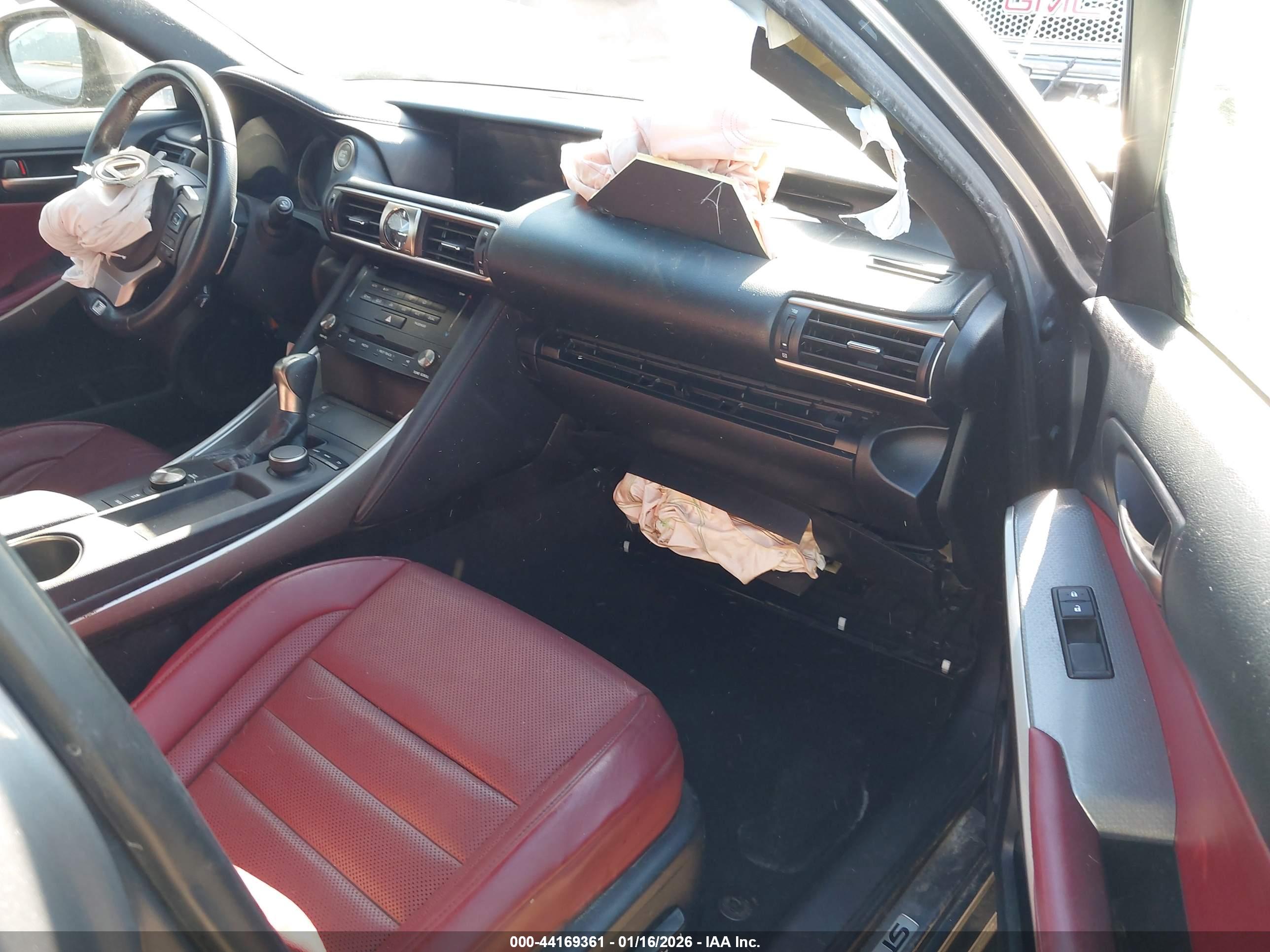 LEXUS IS image 5
