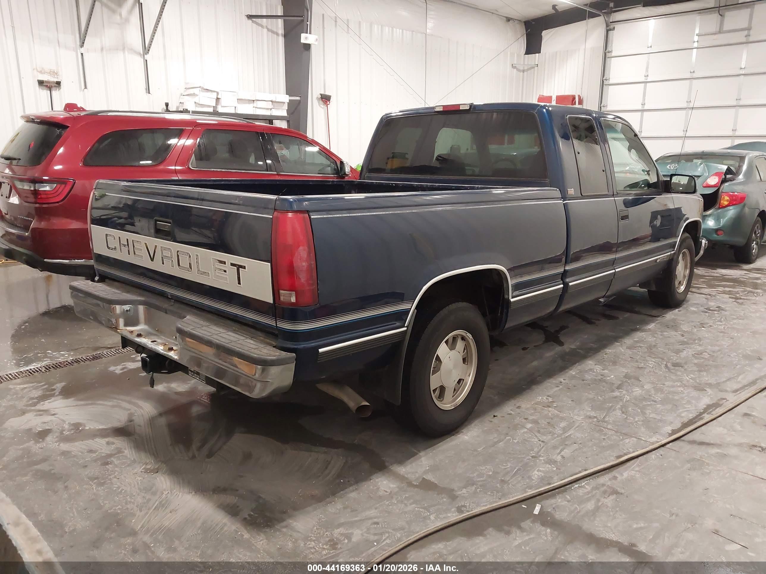 CHEVROLET GMT-400 image 4