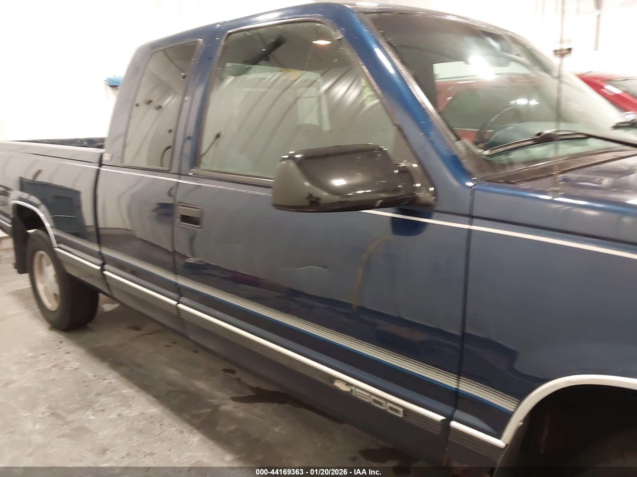 CHEVROLET GMT-400 image 6