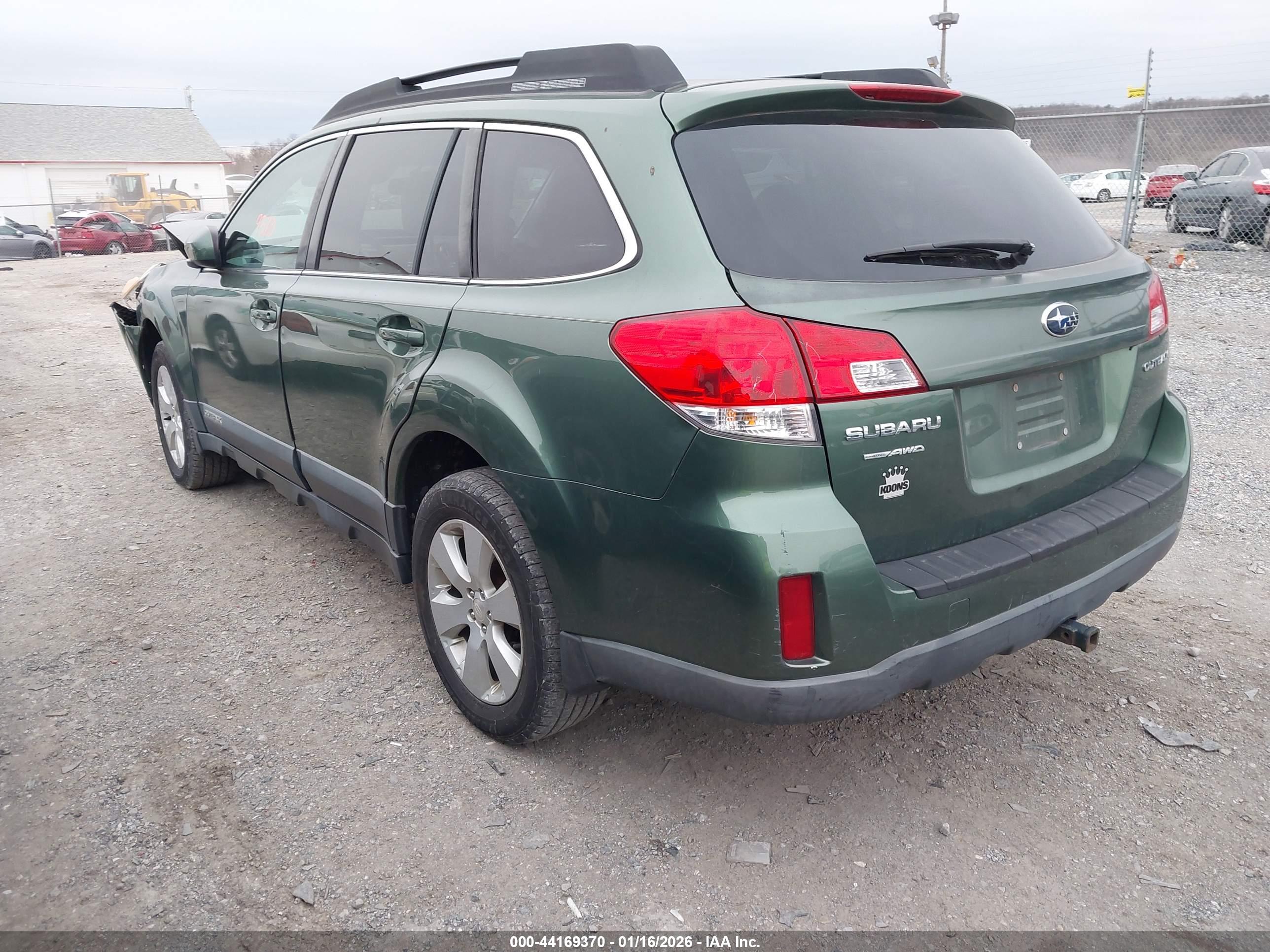 SUBARU OUTBACK image 3