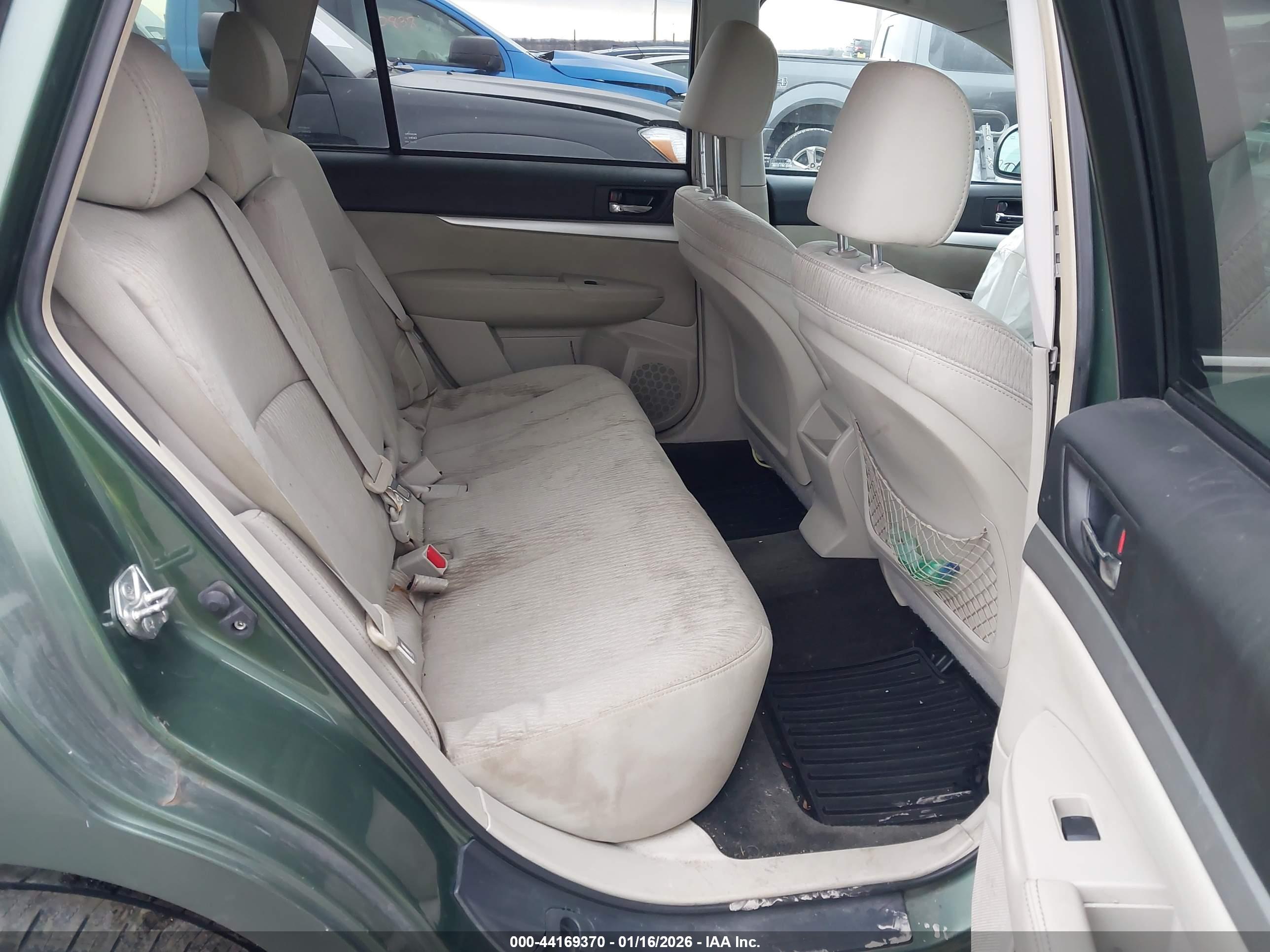SUBARU OUTBACK image 8